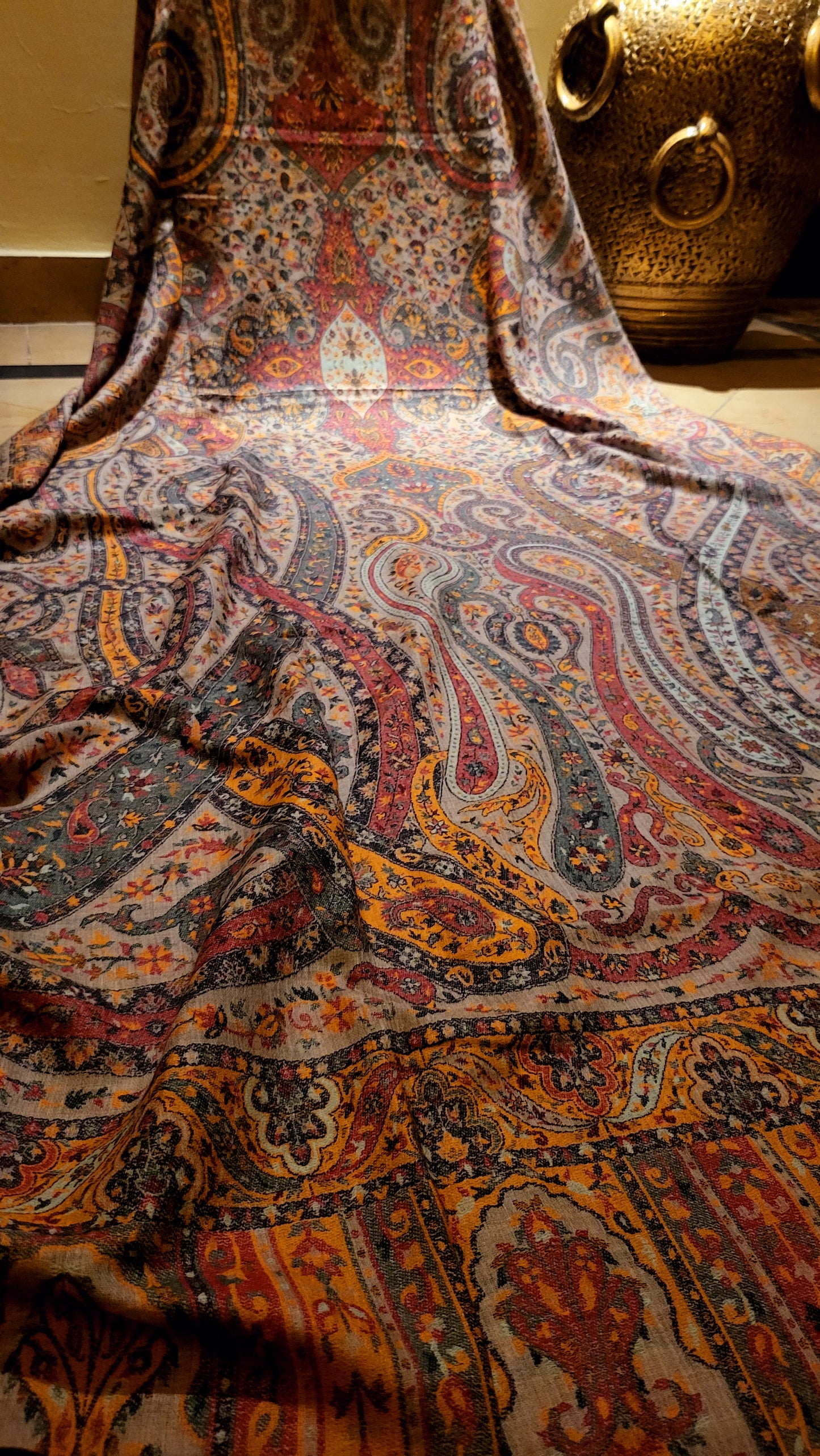 Persian kanni : shawl
