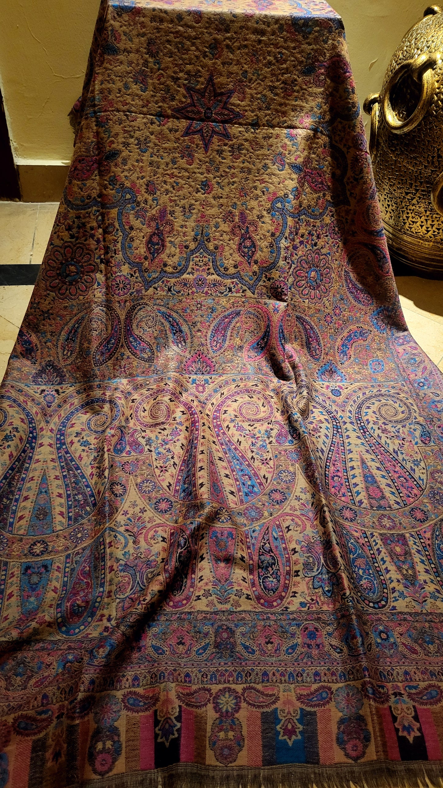 Reversible persian kanni: shawl