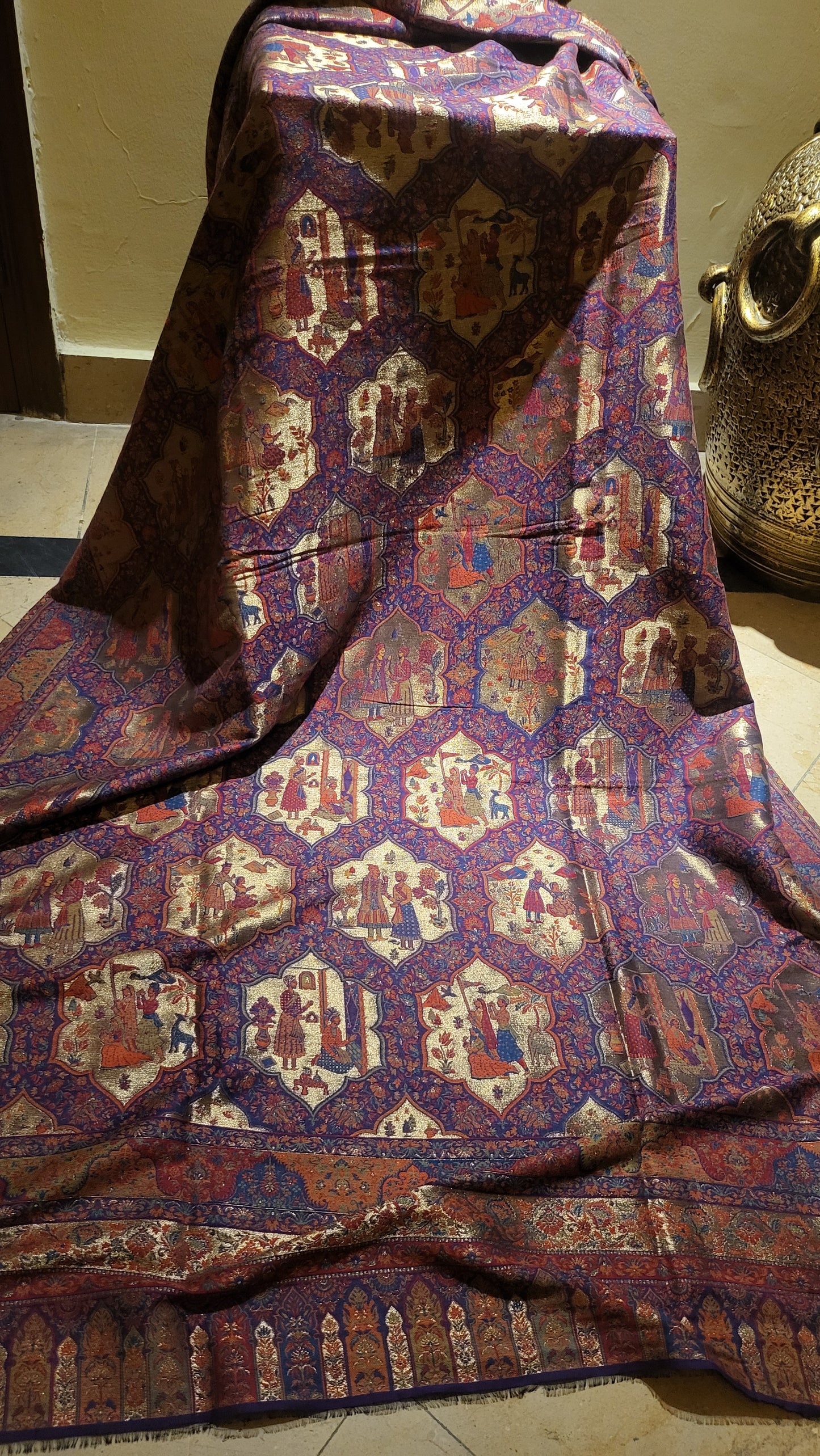 Noor mahal : kaani Reversible  shawl