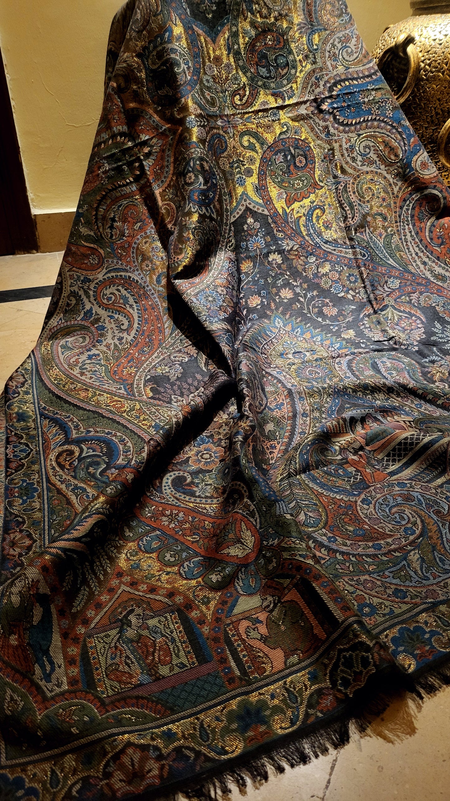 Royal mughal kanni : shawl