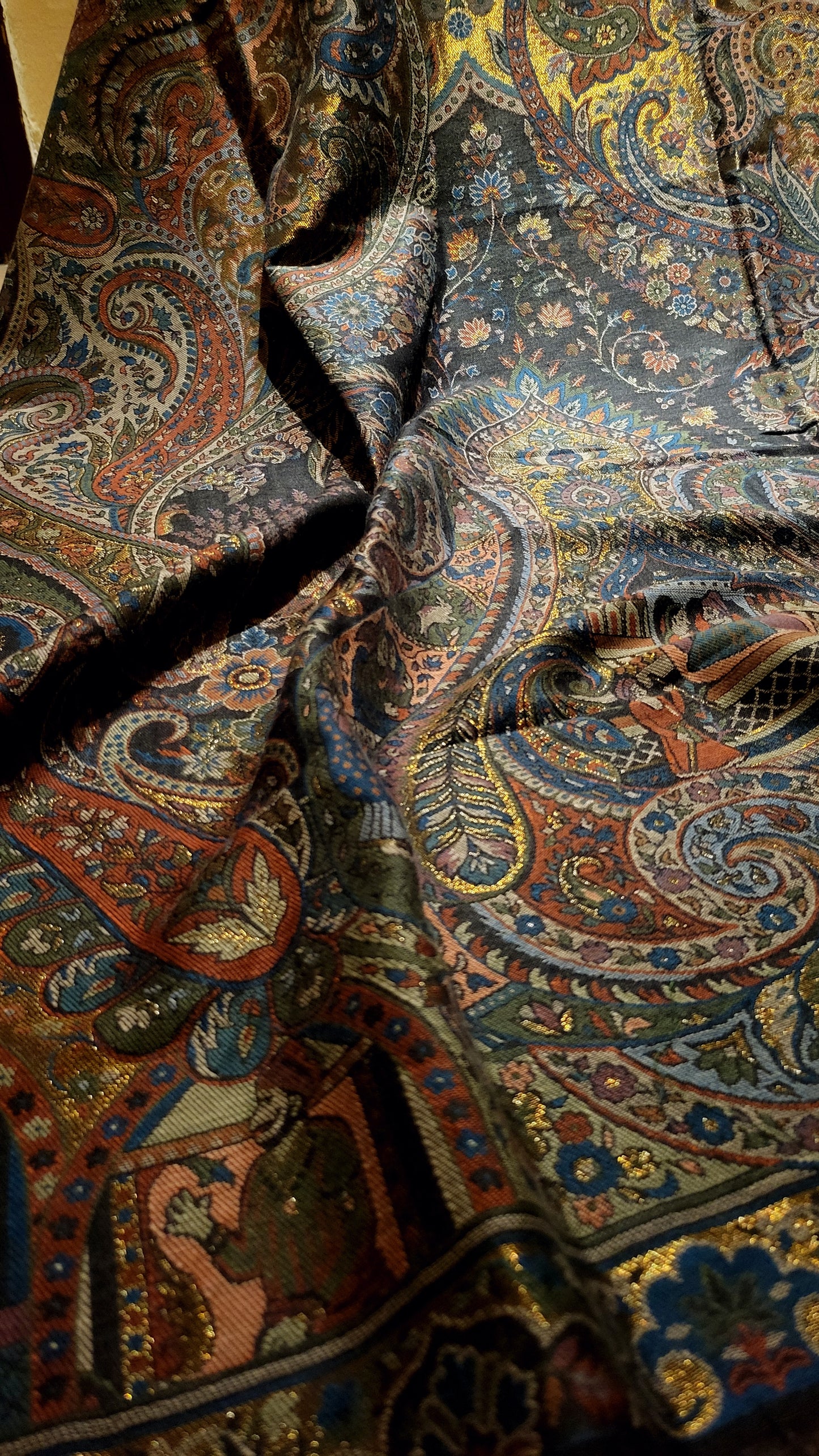 Royal mughal kanni : shawl