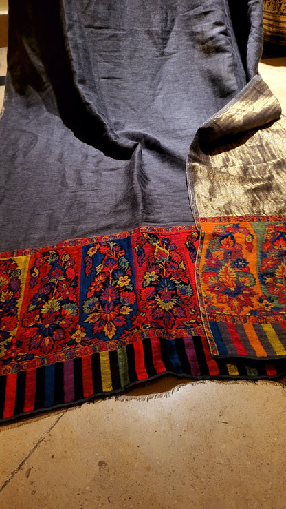Reversible moonlight : kanni shawl