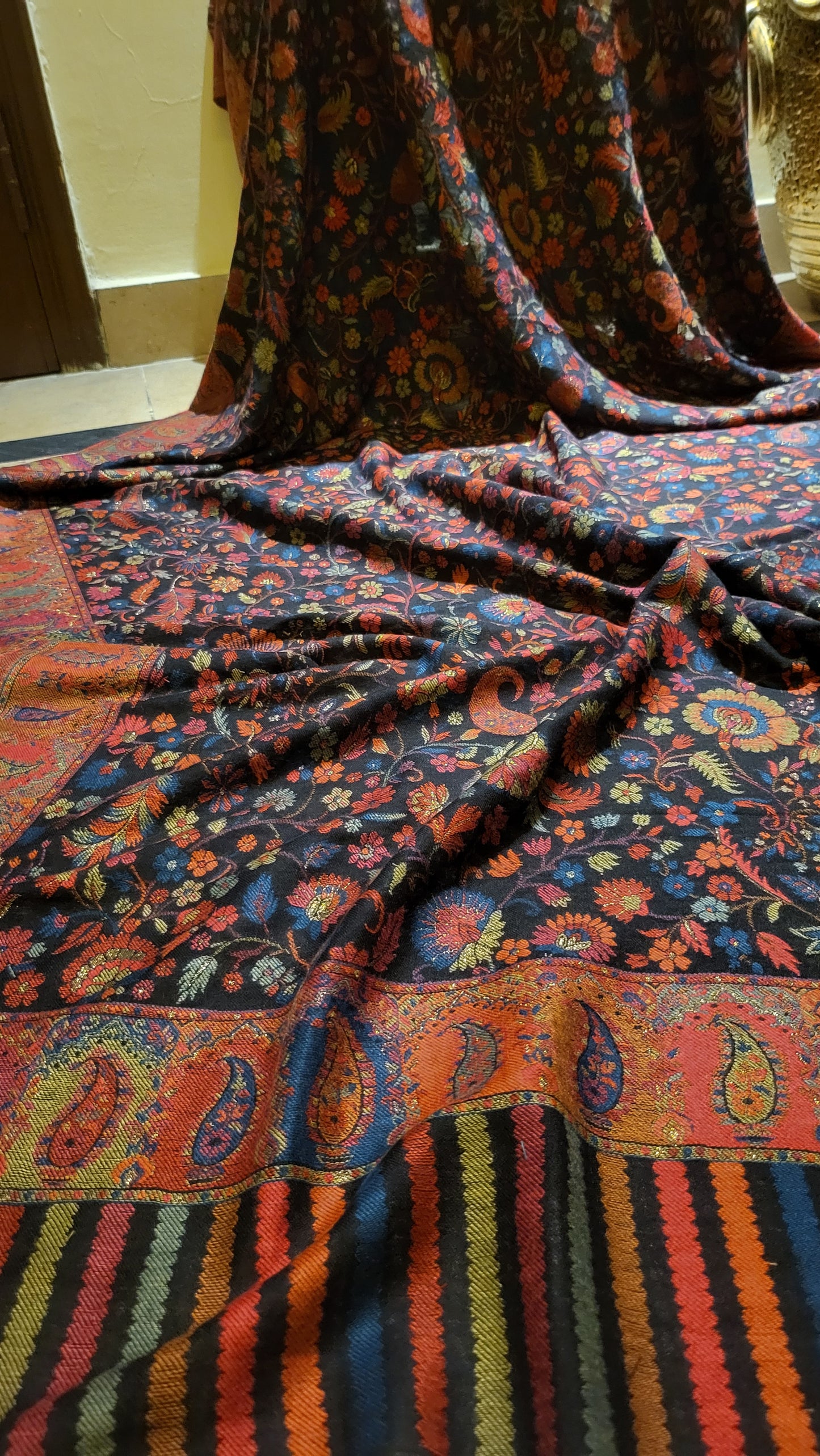 Unisex kanni : shawl