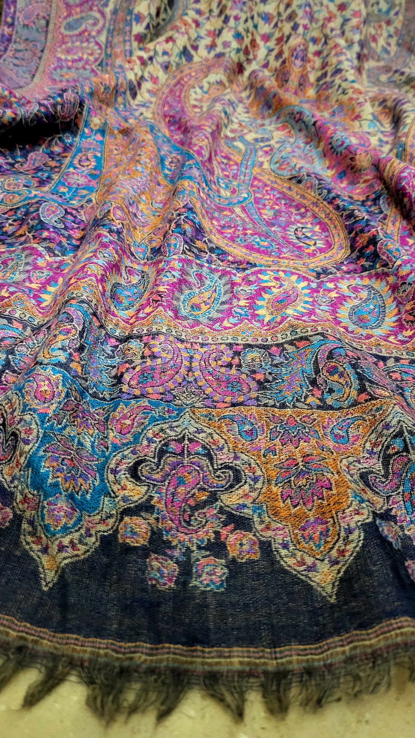 Persian kaani : shawl
