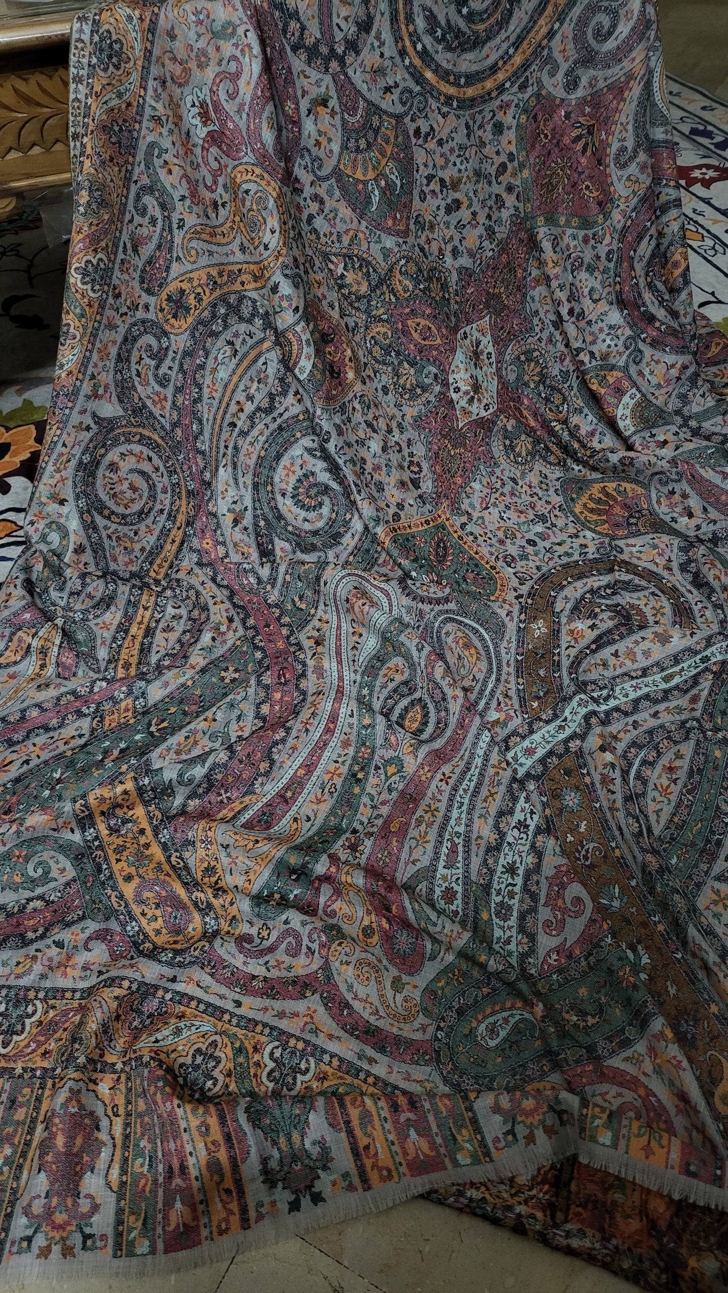 Persian kaani : shawl