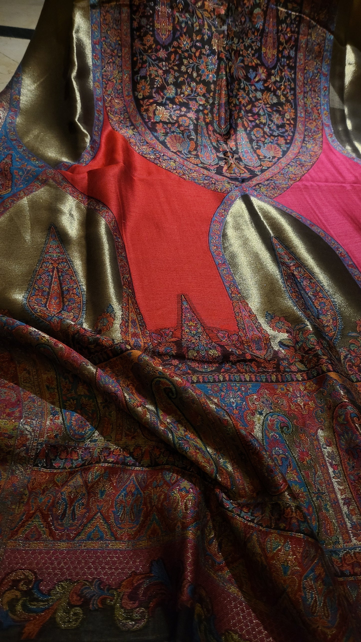 Silky moonlight : pashmina kaani