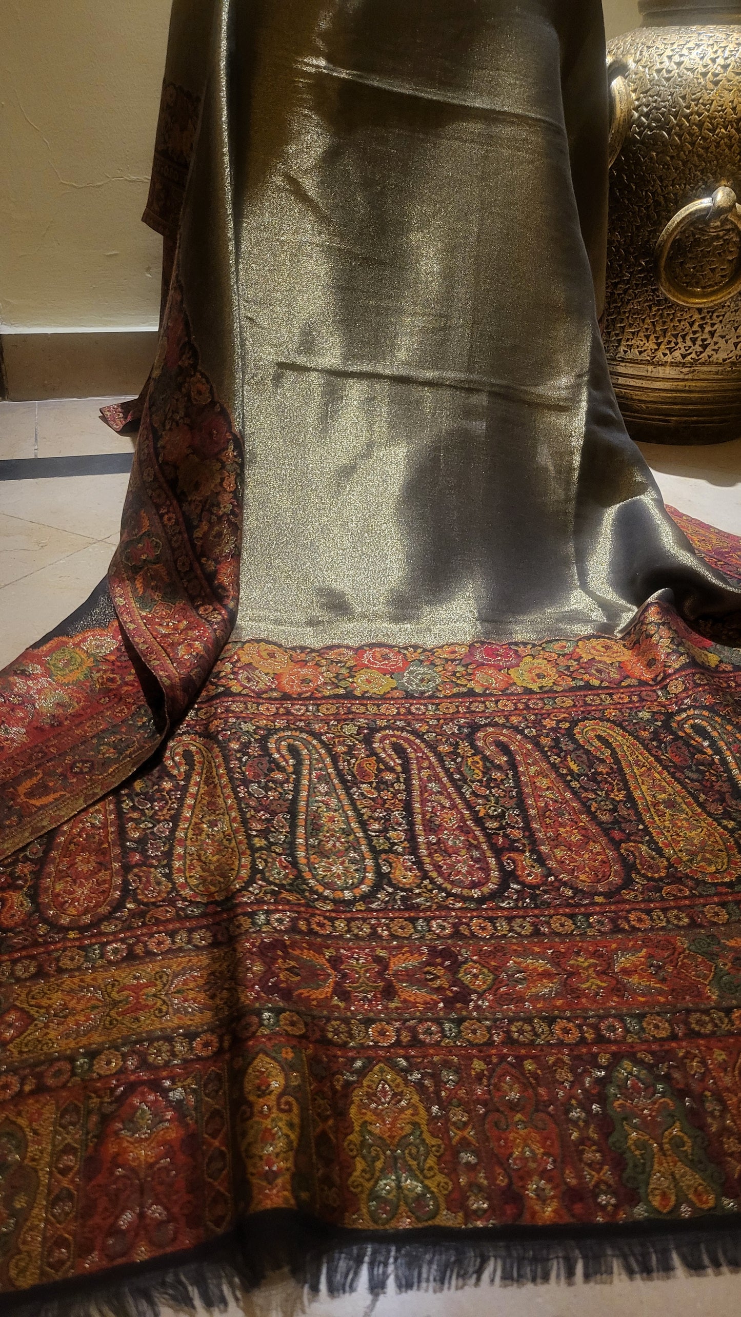 Gandhara moonlight : Reversible shawl