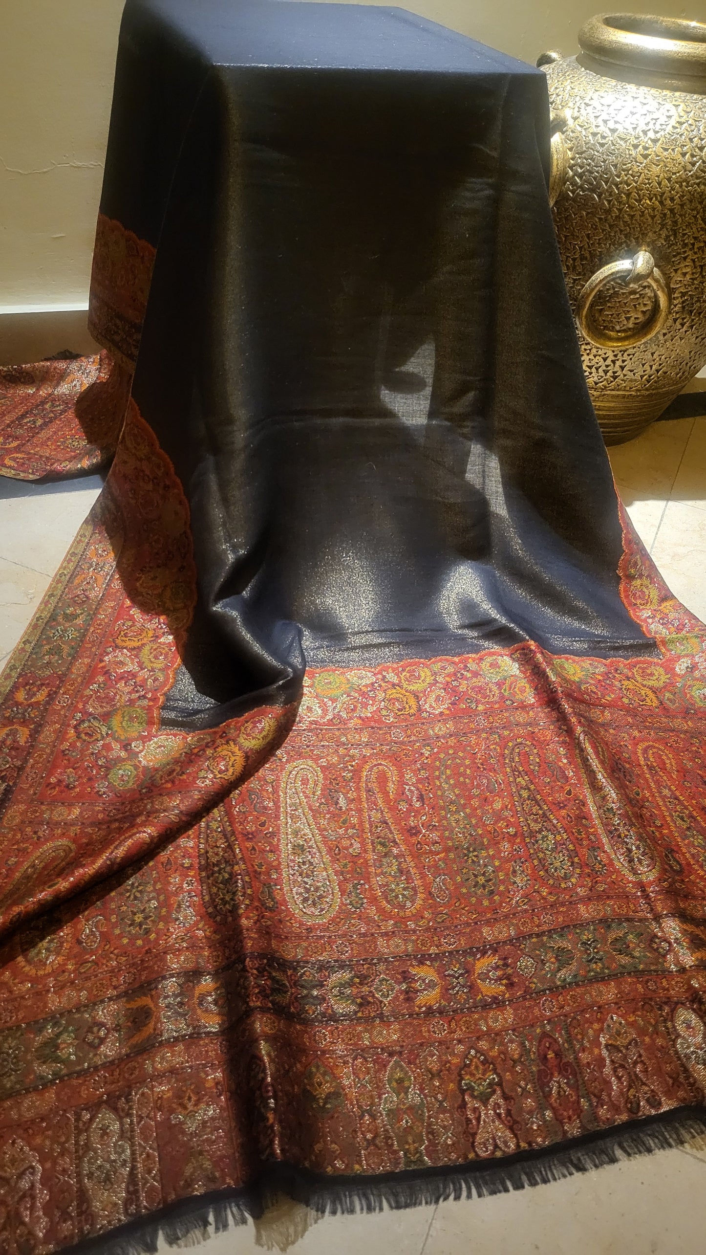 Gandhara Reversible Moonlight : kaani shawl