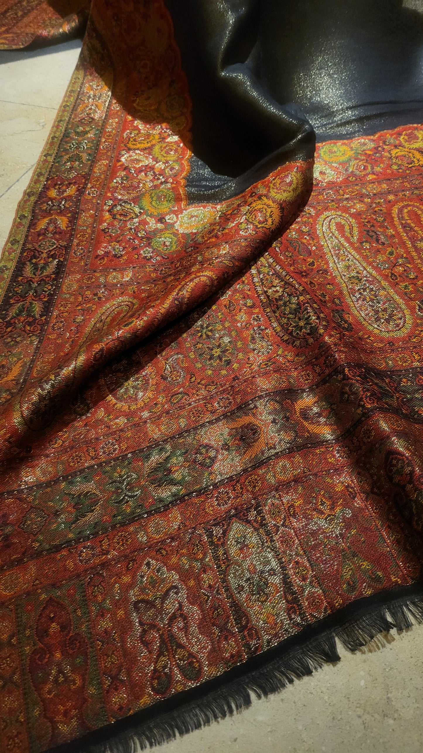 Gandhara Reversible Moonlight : kaani shawl