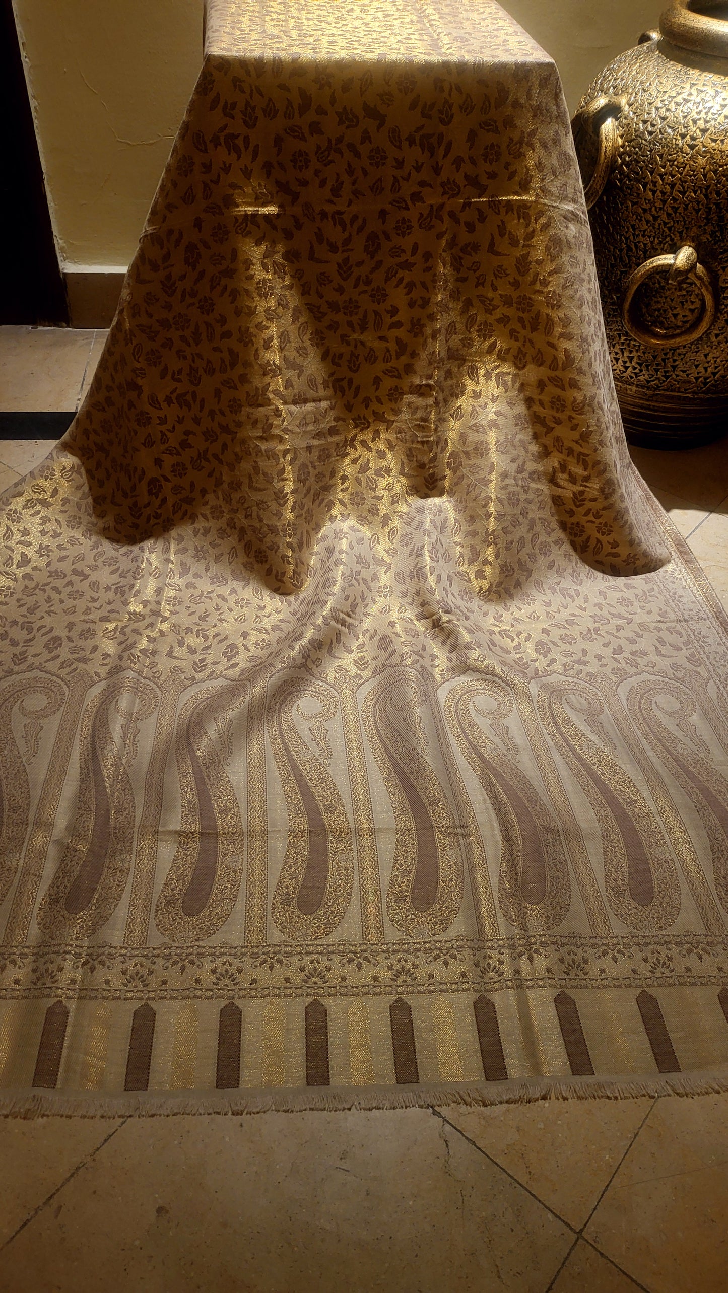 Neutral kaani : Moonlight shawl