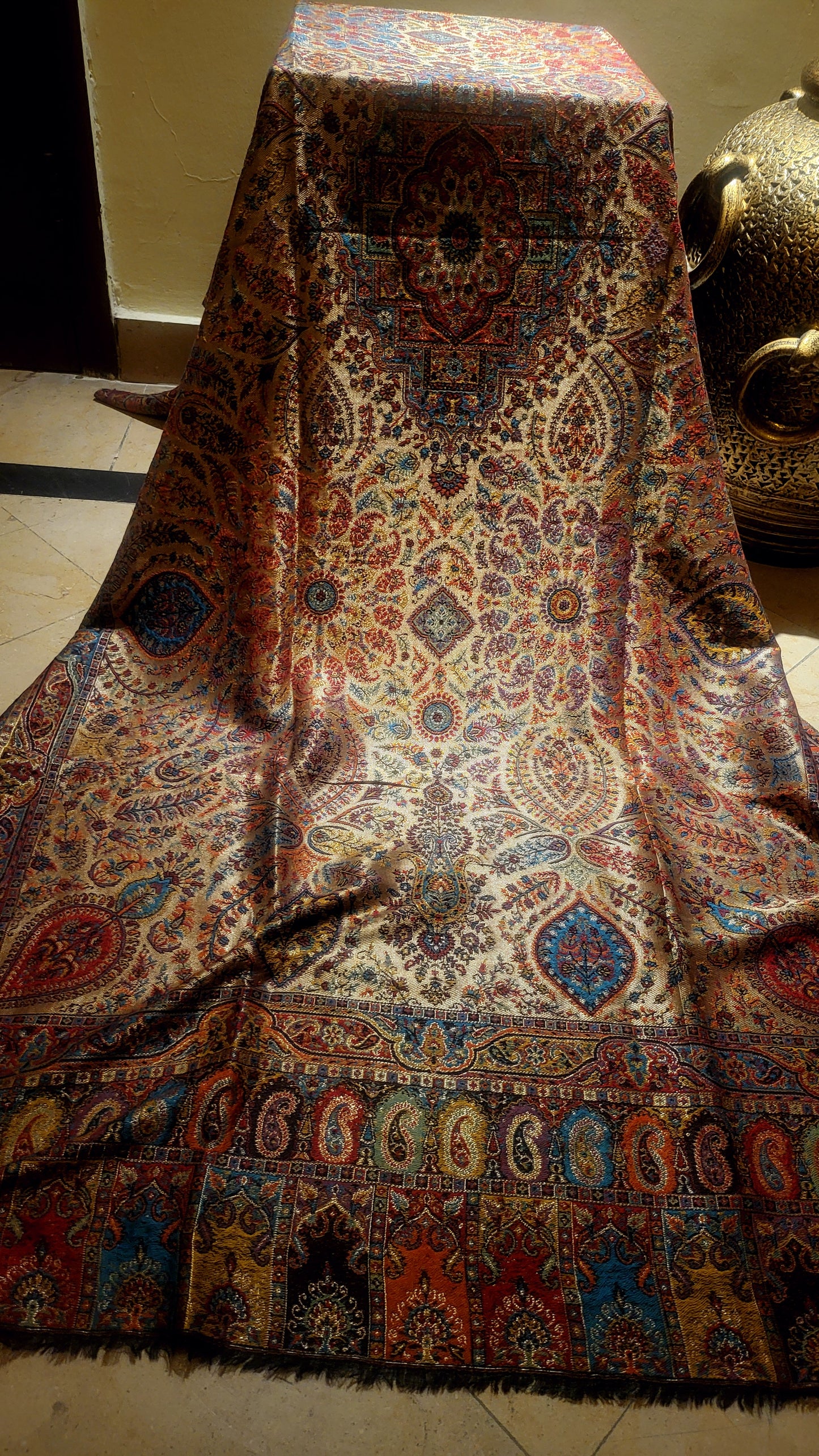 Royal moonlight kaani : shawl