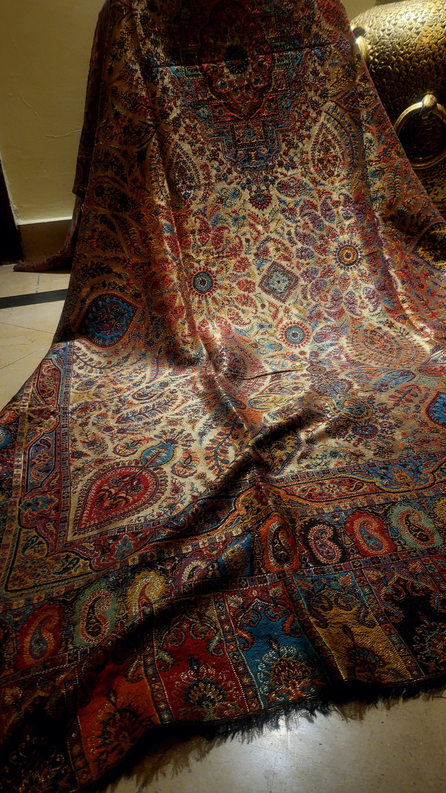 Royal moonlight kaani : shawl