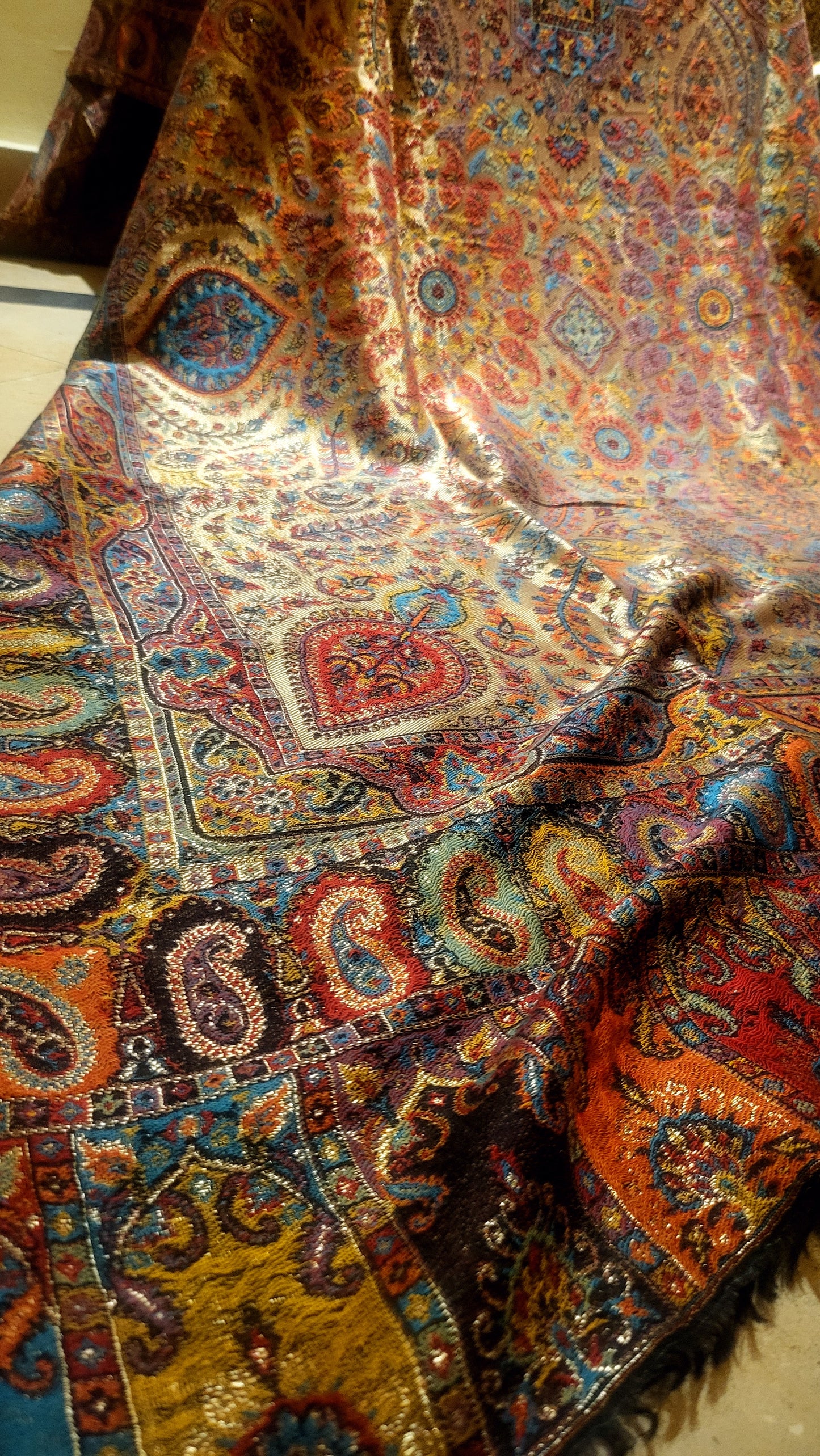 Royal moonlight kaani : shawl