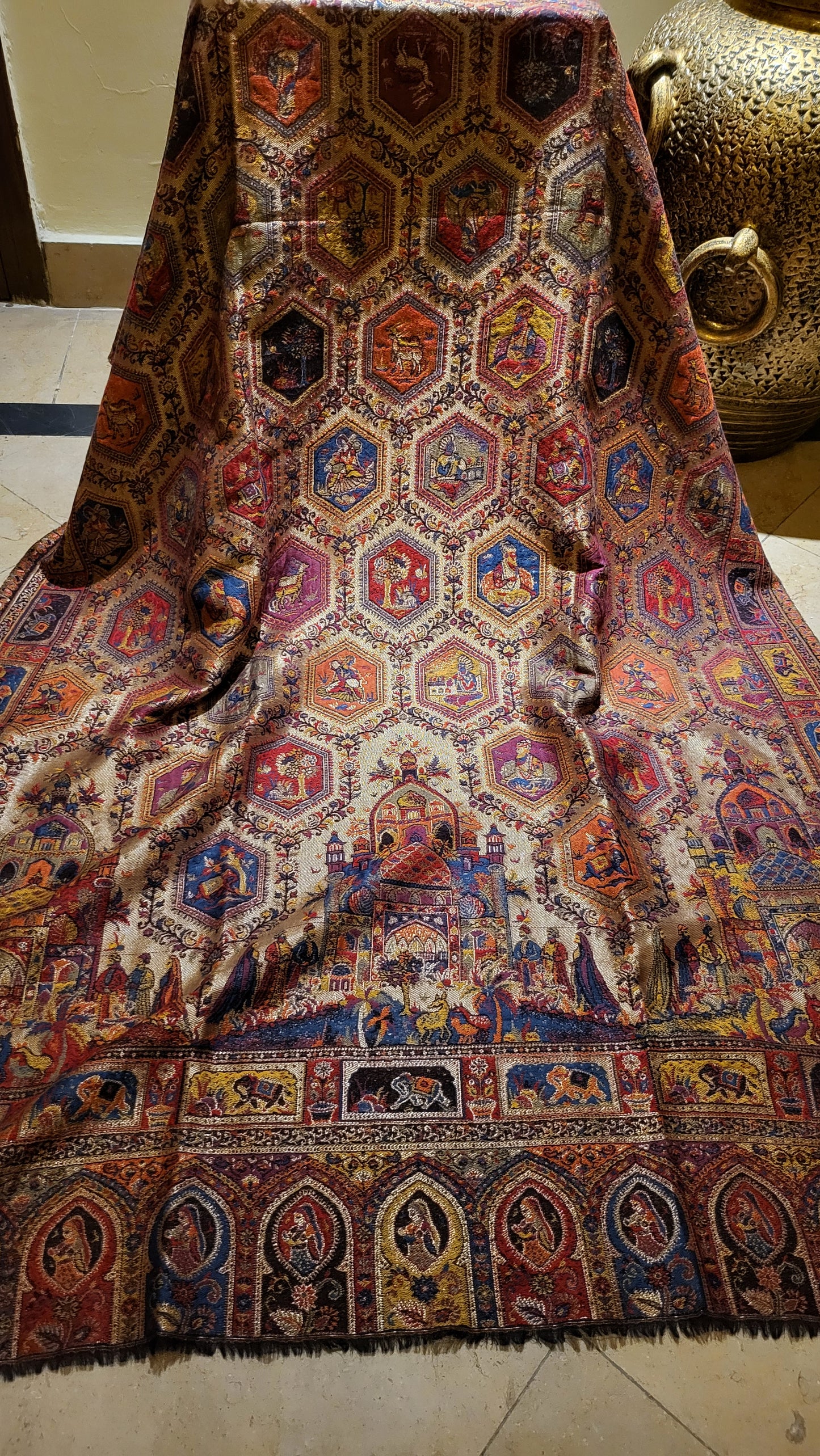 Royal mughal kaani : Reversible Moonlight shawl