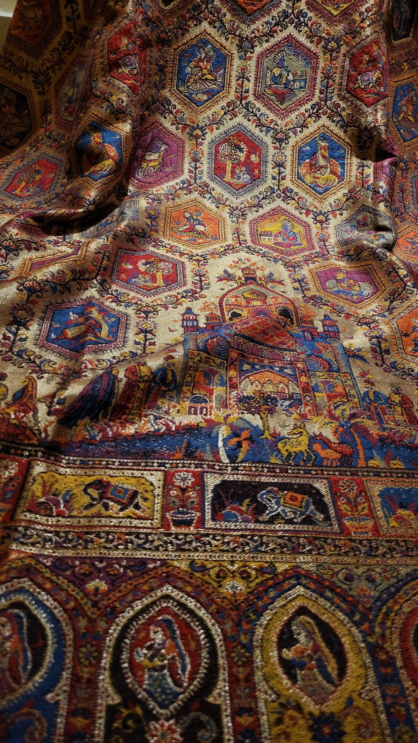 Royal mughal kaani : Reversible Moonlight shawl