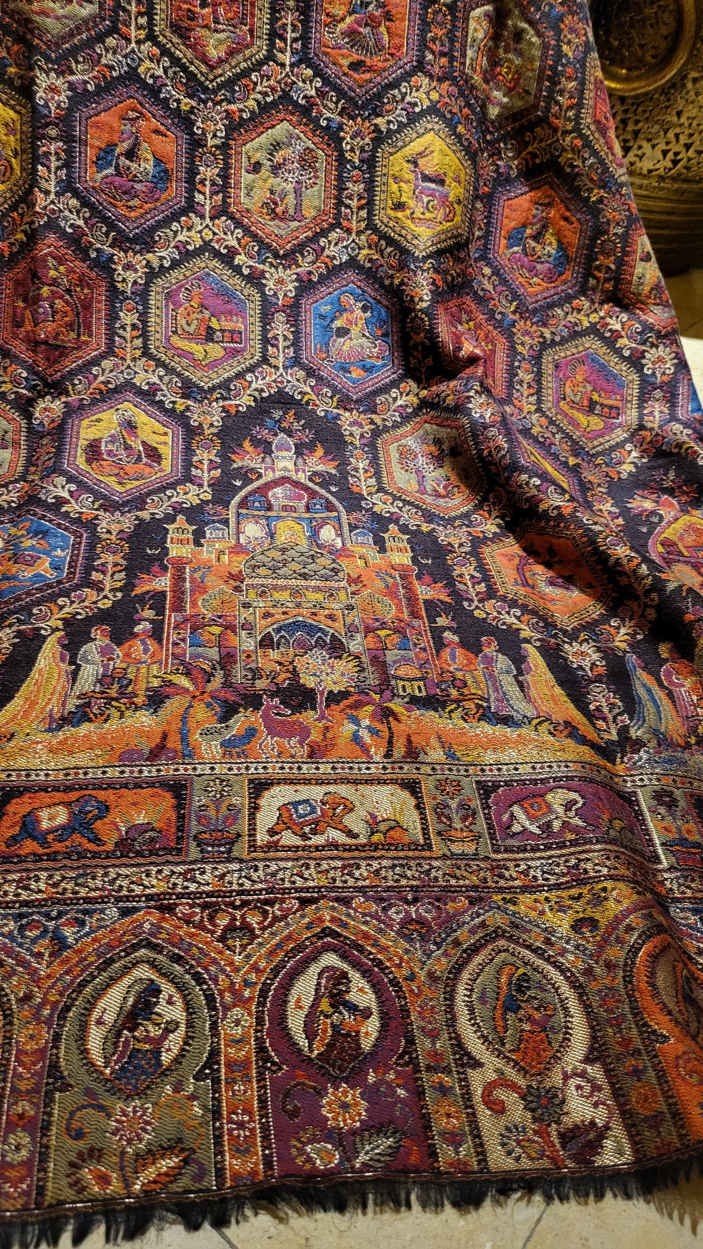 Royal mughal kaani : Reversible Moonlight shawl