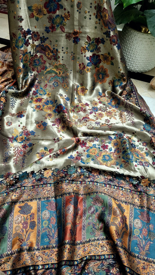 Floral silky moonlight : shawl