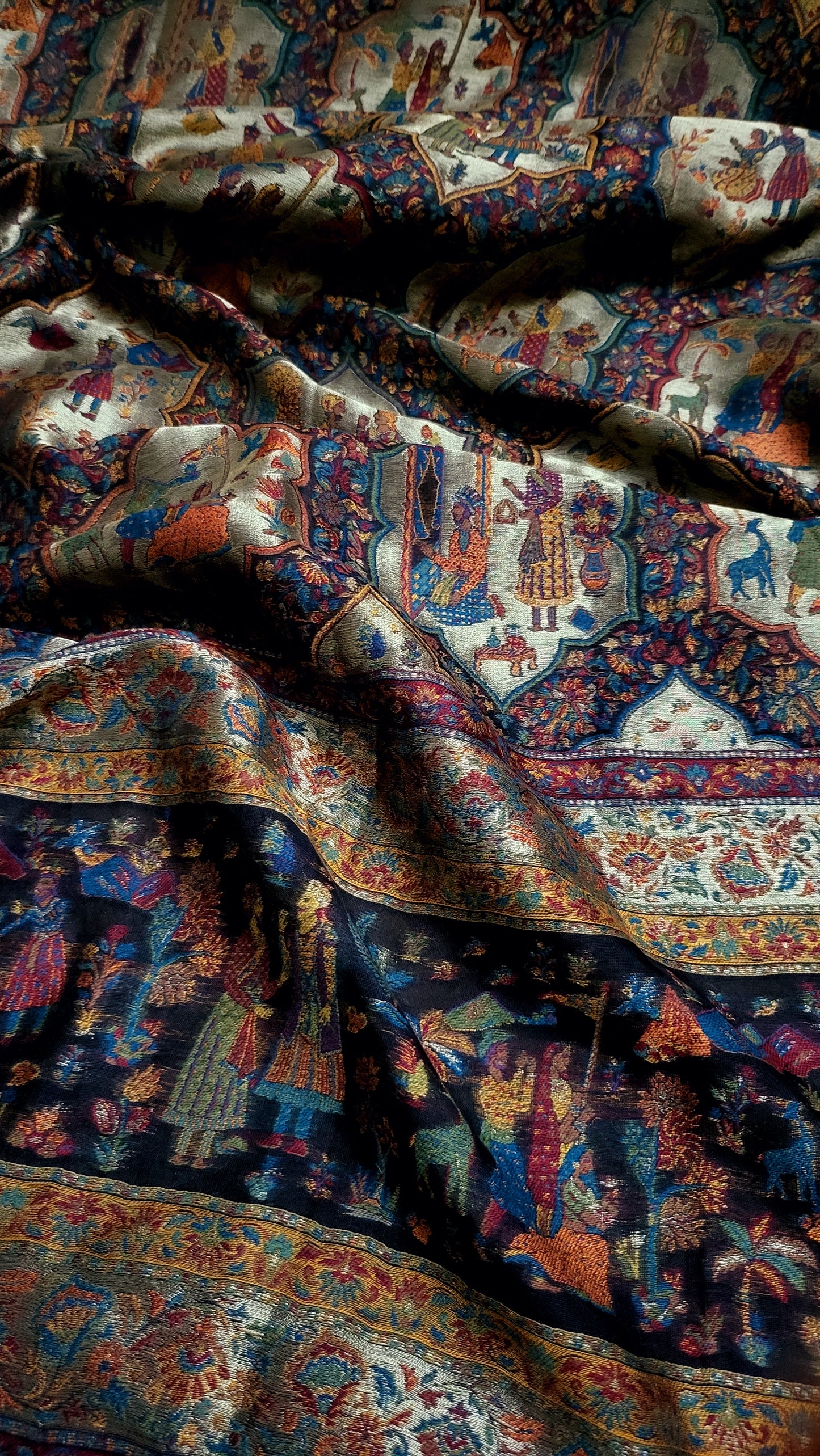 Silky moonlight : pashmina shawl