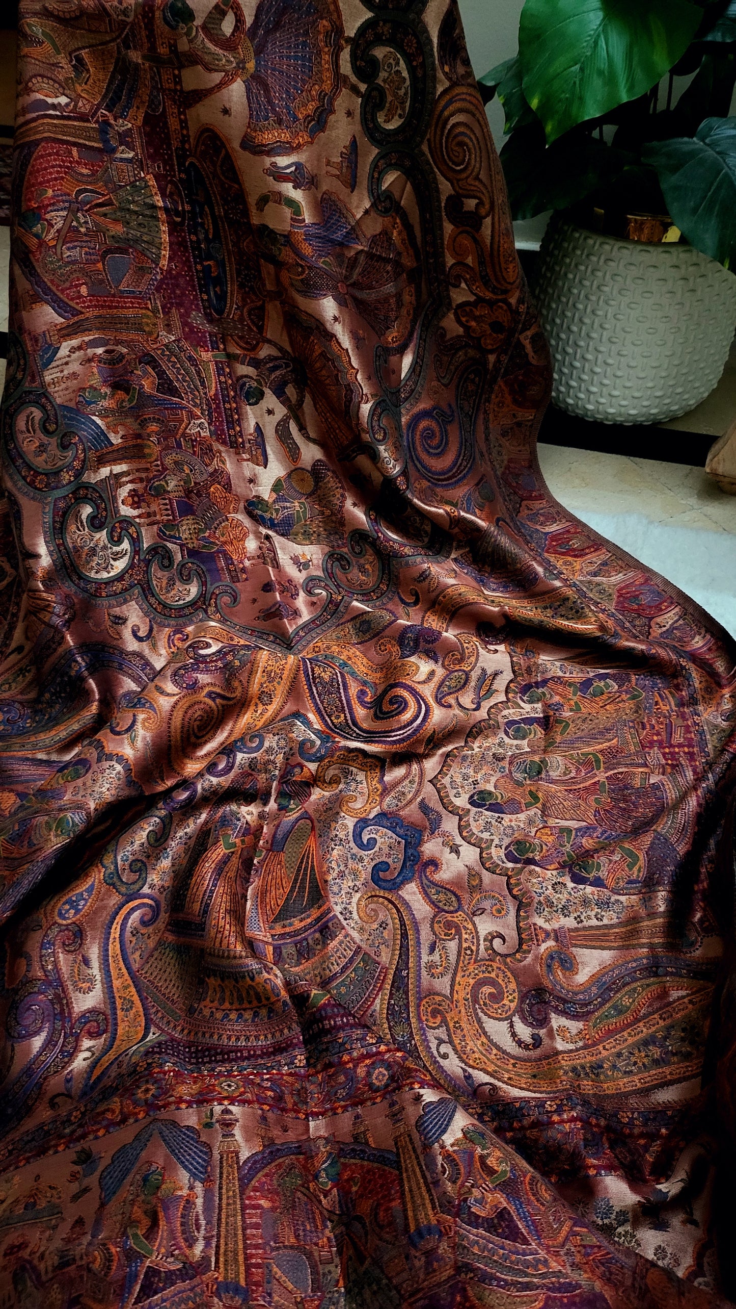 Shikargah silky moonlight : shawl