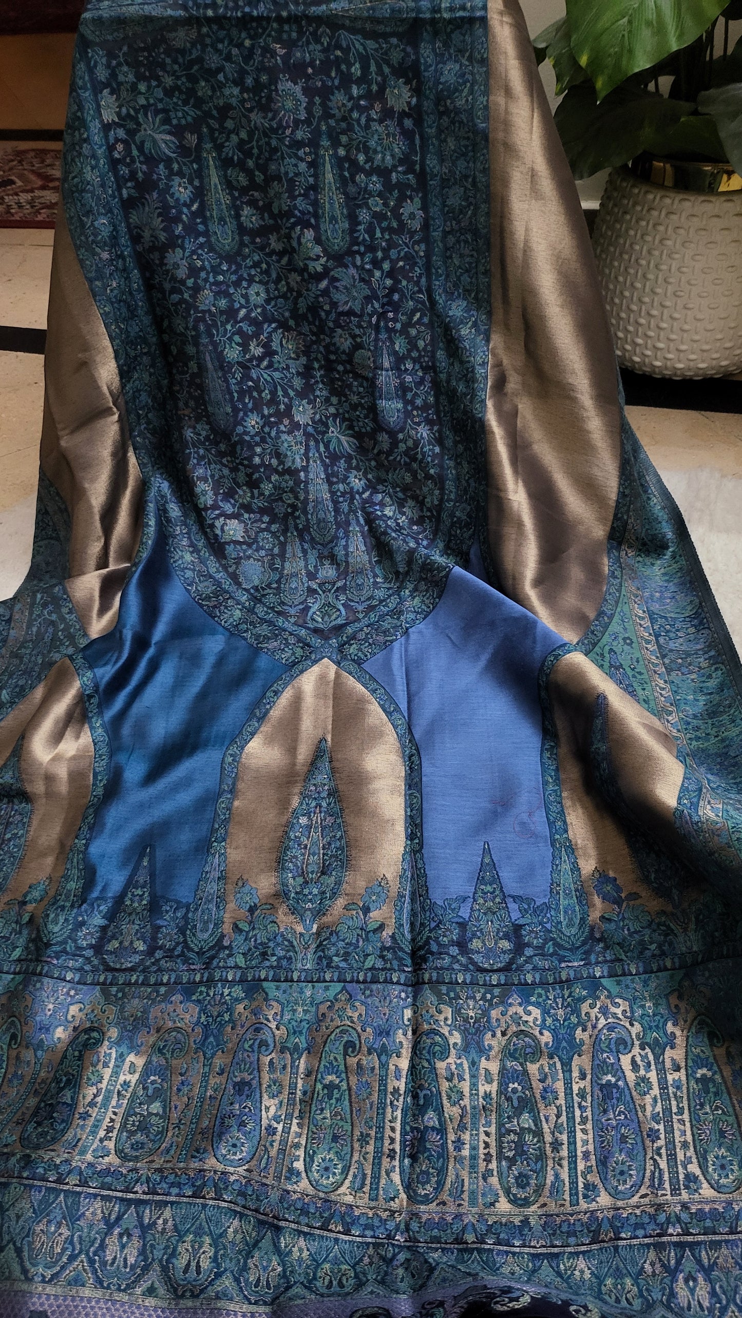Silky moonlight : shawl