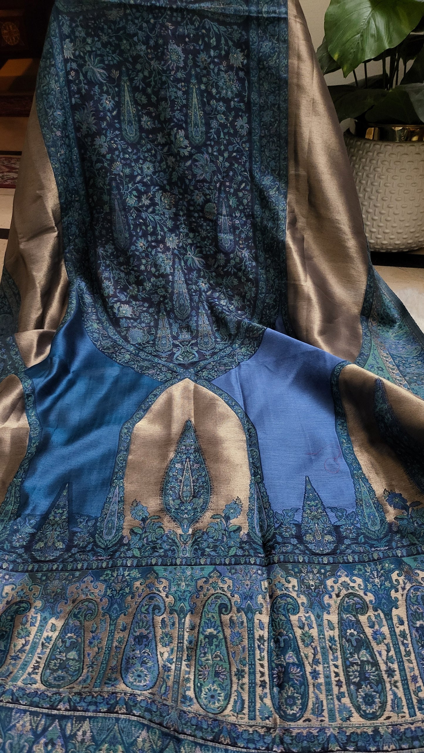 Silky moonlight : shawl