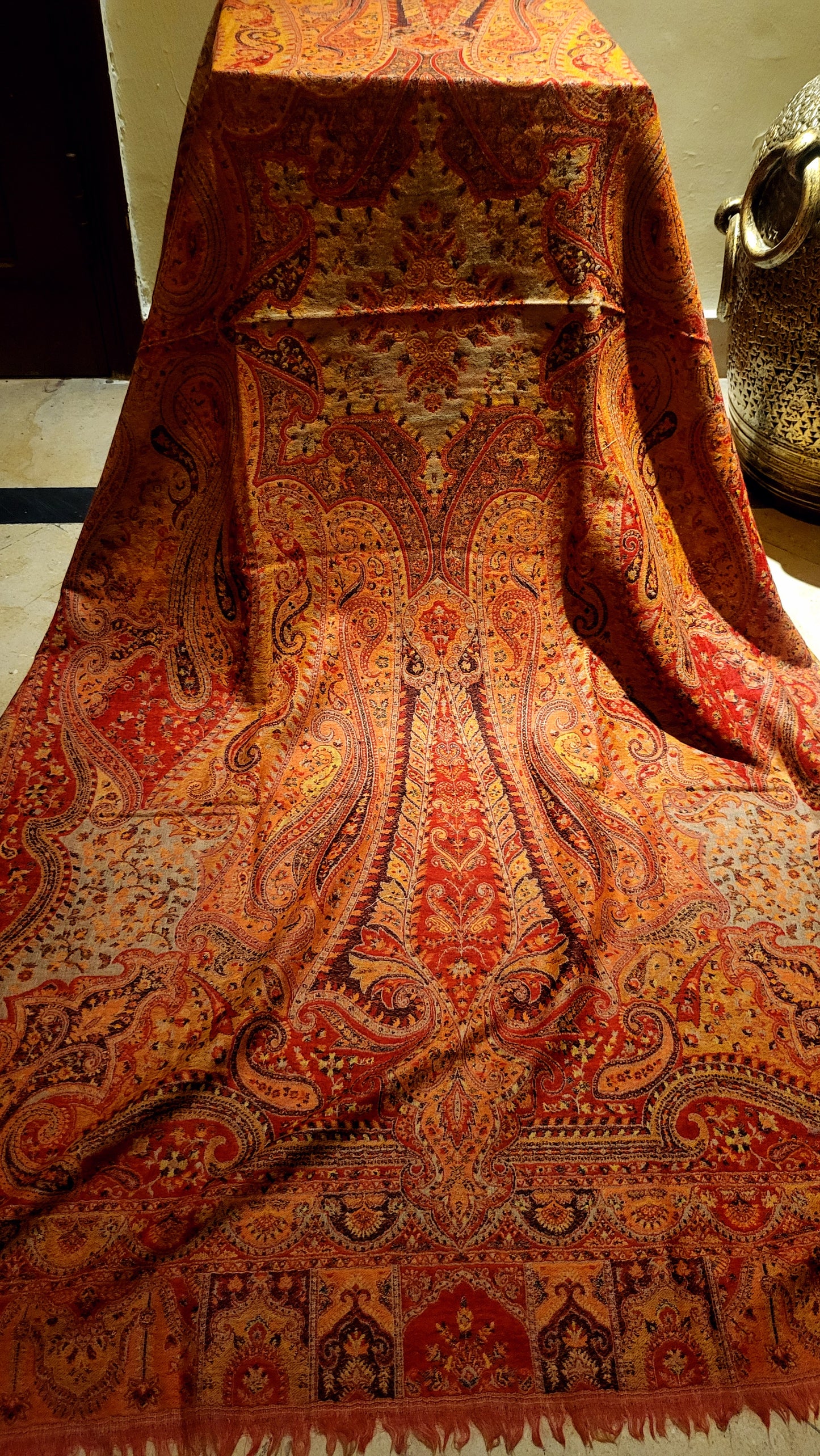 Laila's persian kaani : Reversible shawl