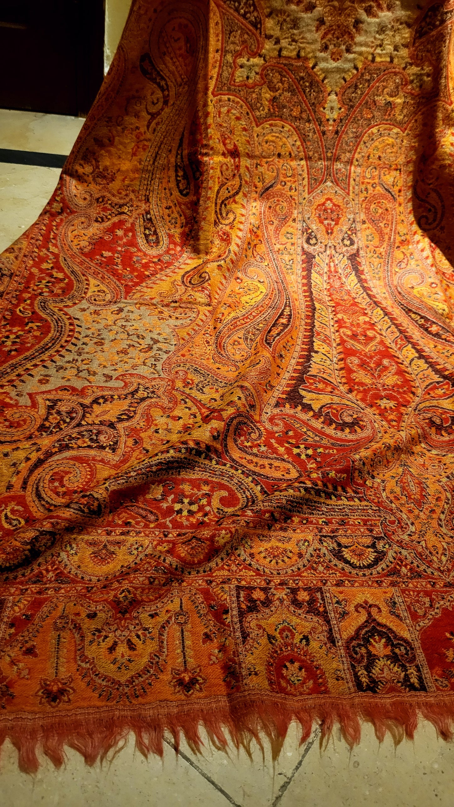 Laila's persian kaani : Reversible shawl