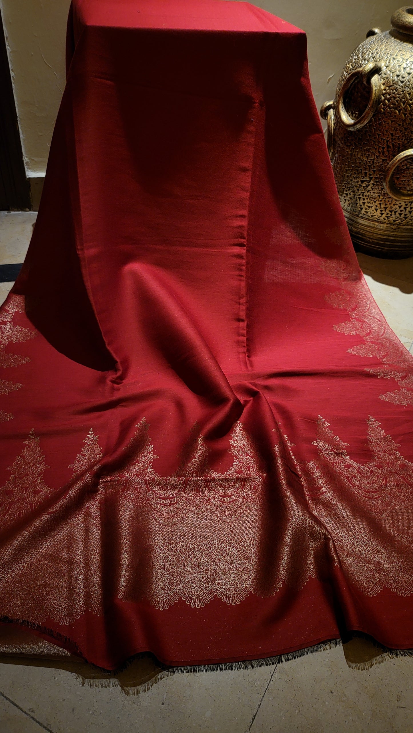 Reversible shawl : paper kaani shawl