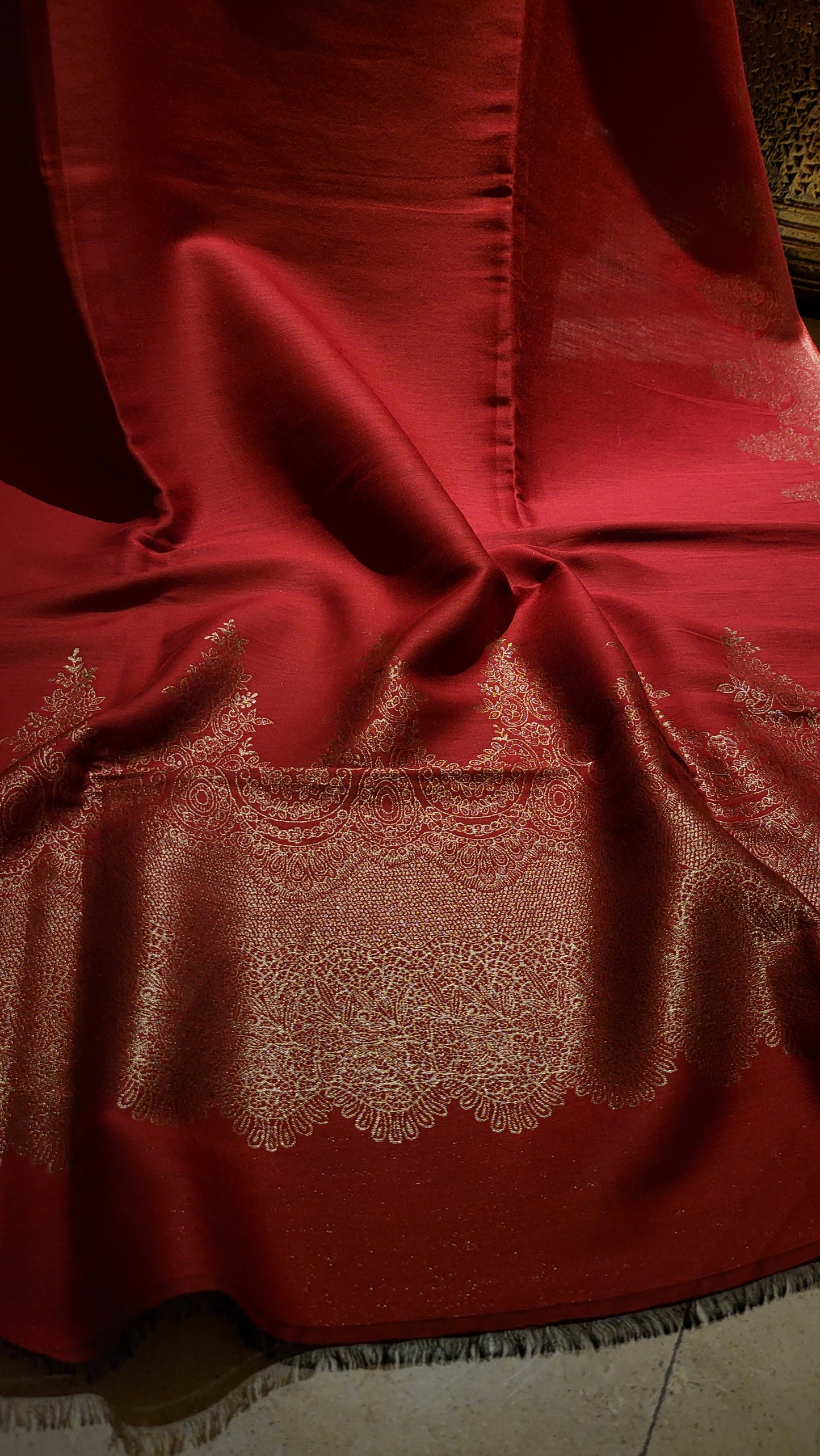 Reversible shawl : paper kaani shawl