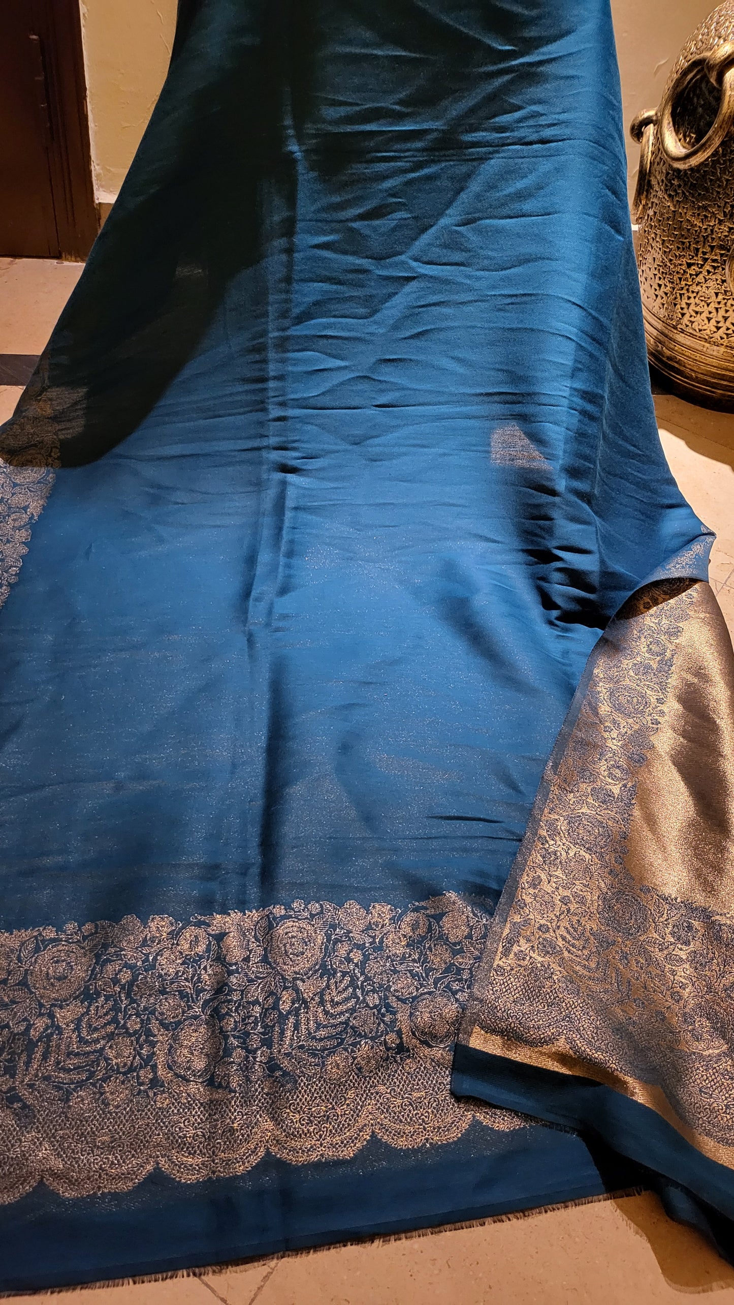 Reversible moonlight : Paper kaani