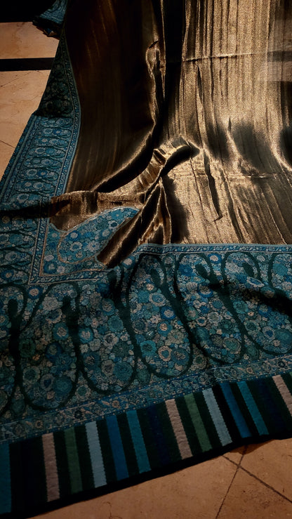 Reversible gandhara : Moonlight shawl