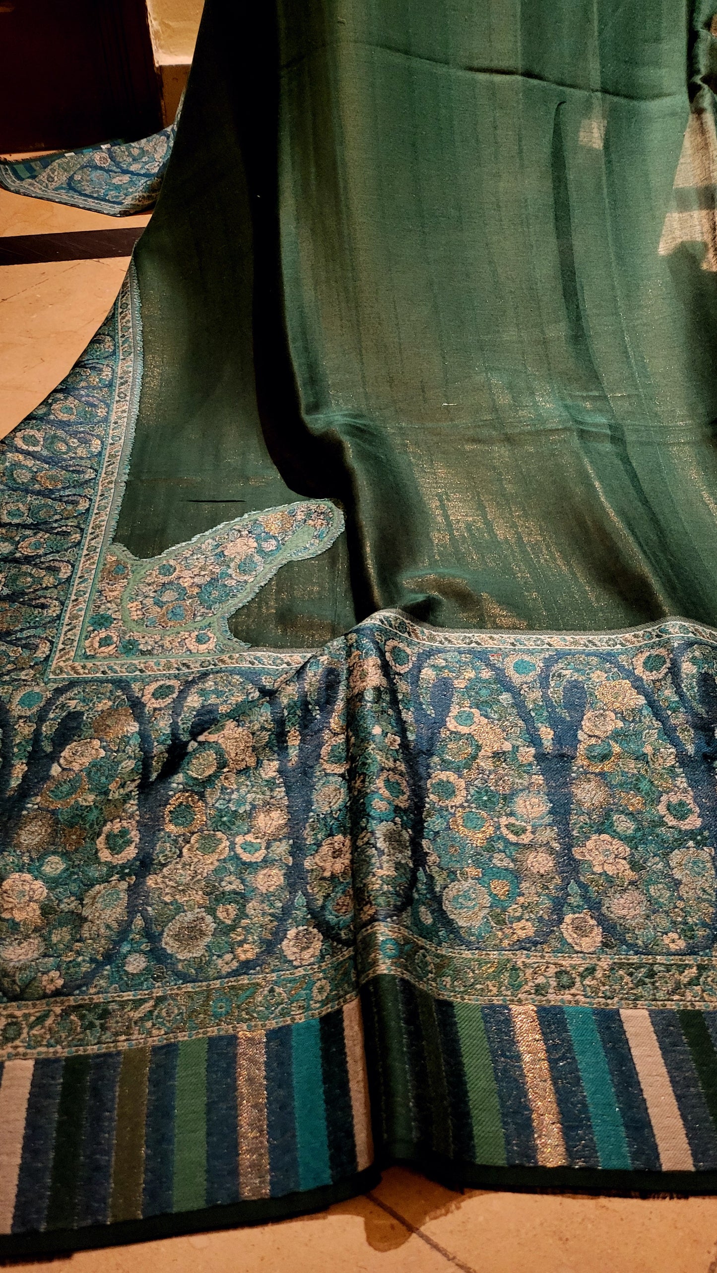 Reversible gandhara : Moonlight shawl