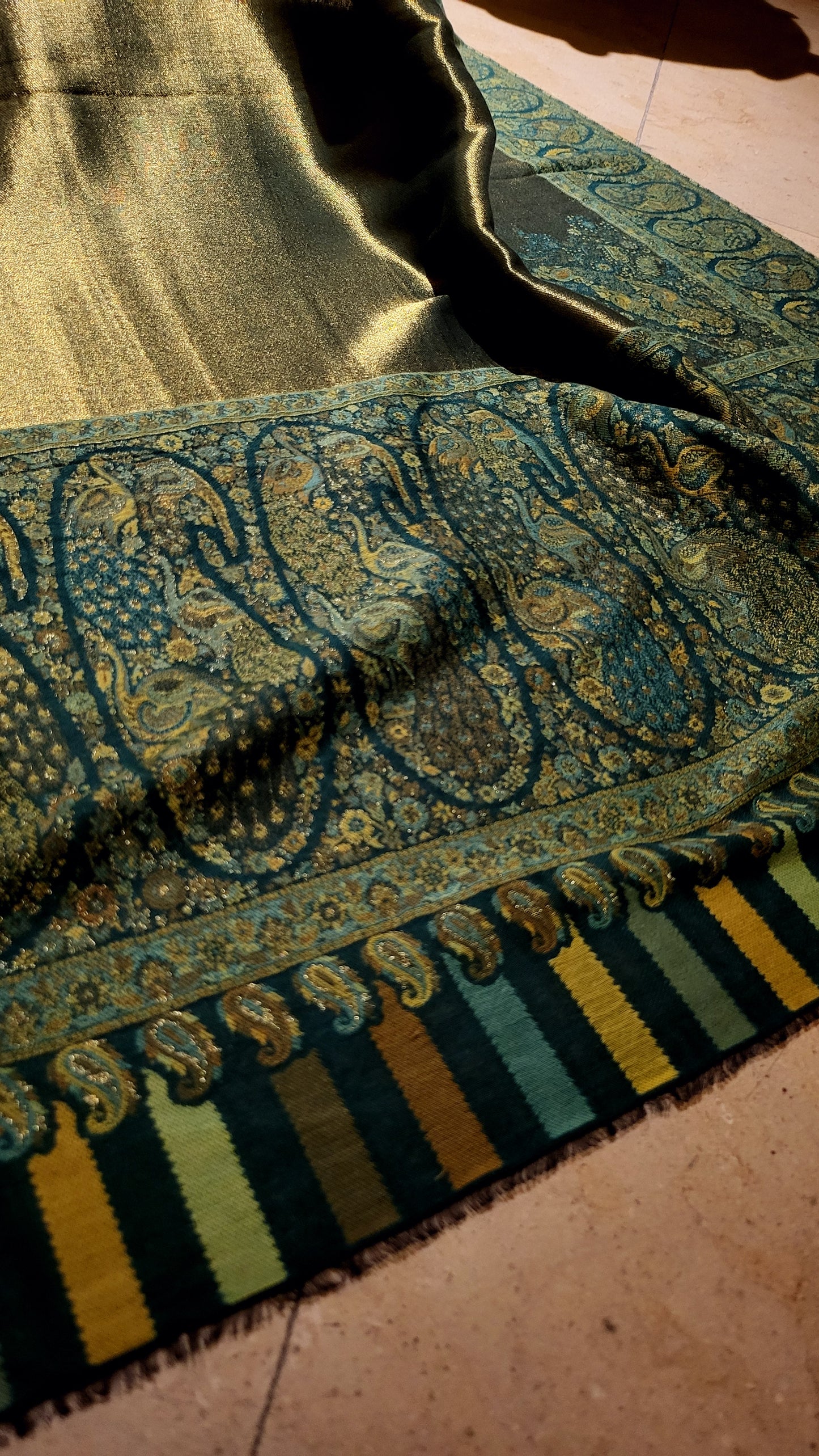 Gandhara Moonlight : kaani shawl