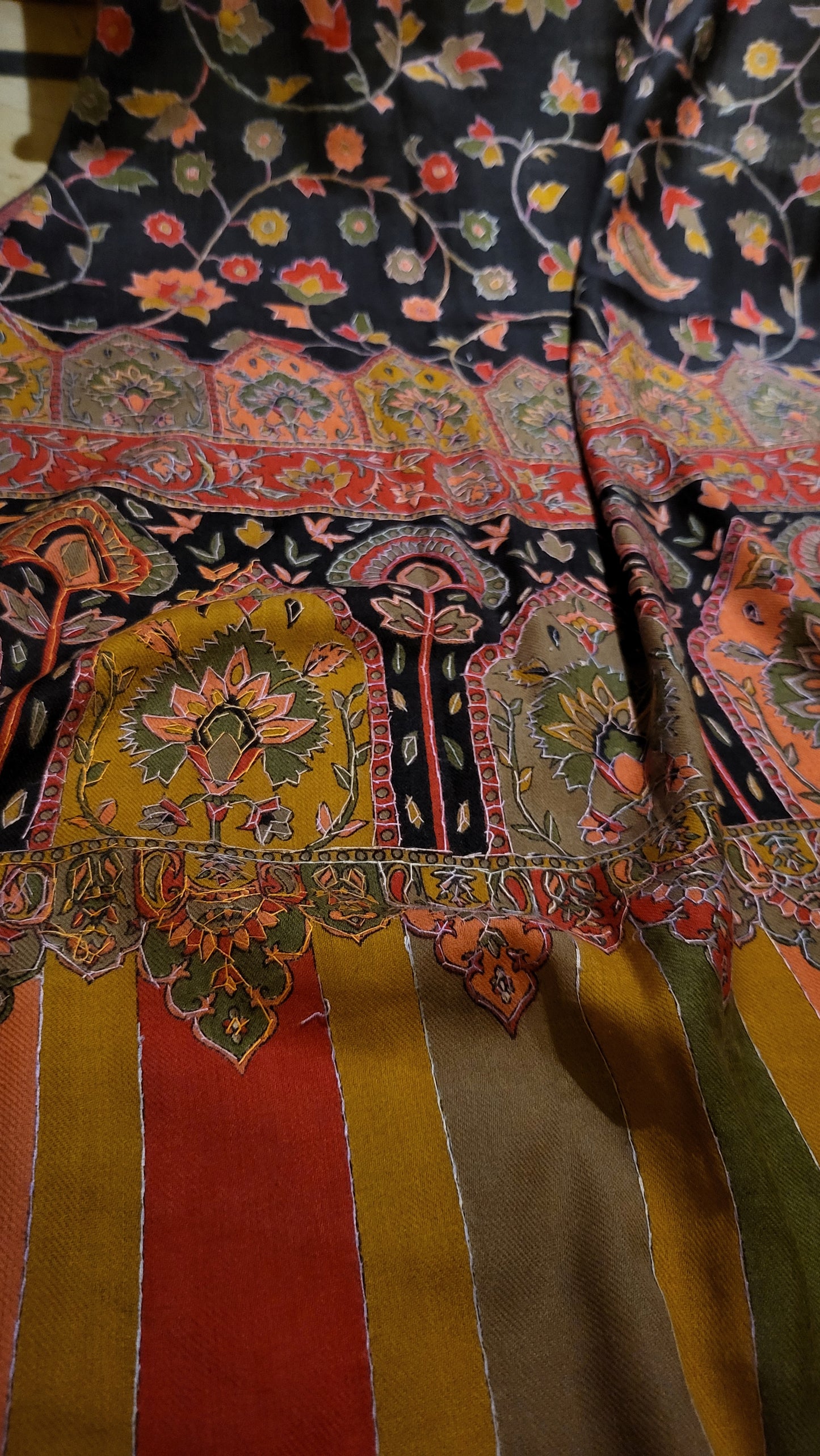 Kalamkar shawl : Hand made