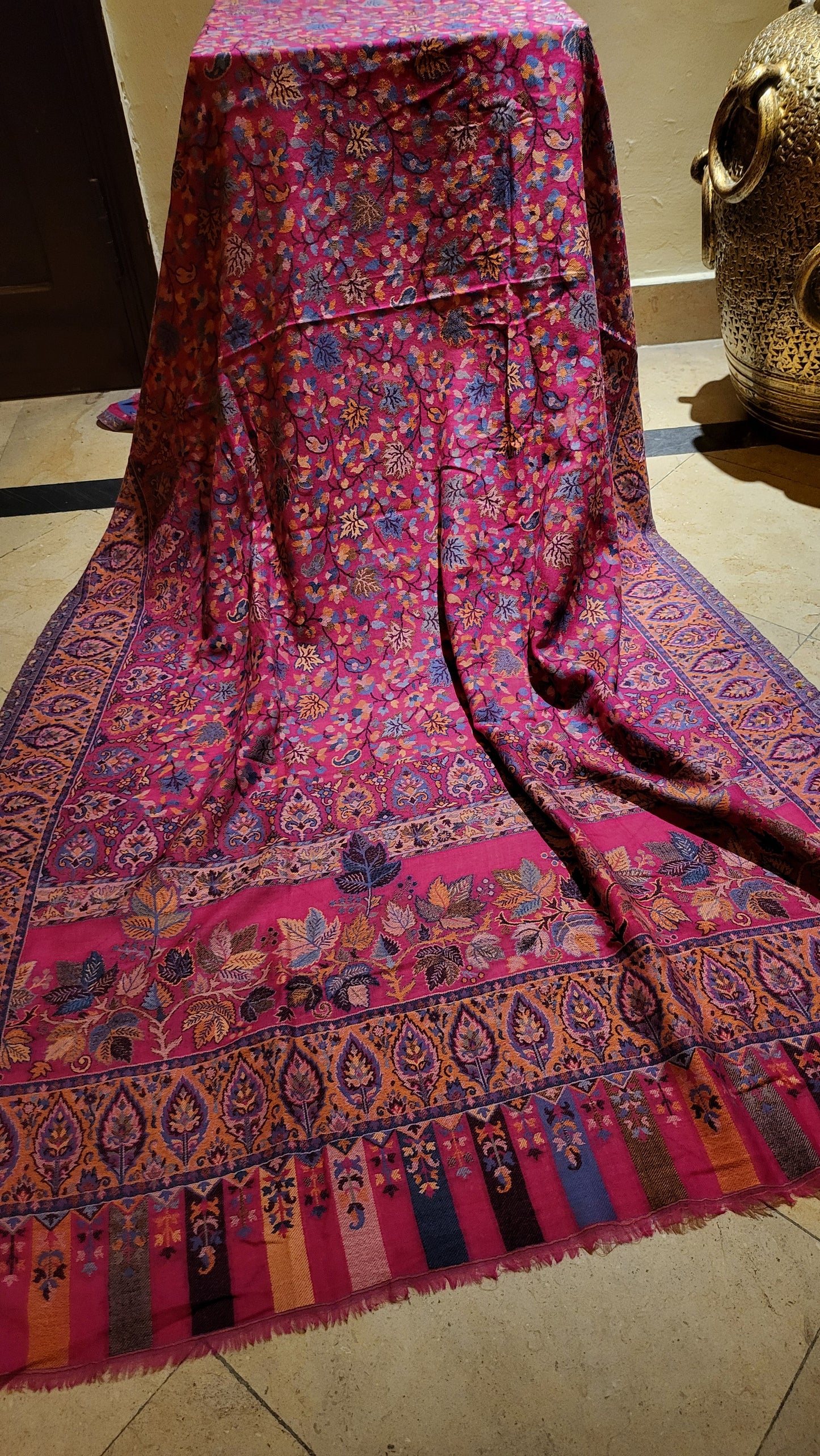 Hot pink shawl : kaani