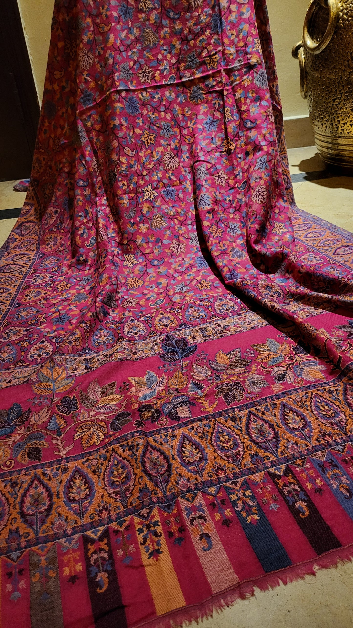 Hot pink shawl : kaani