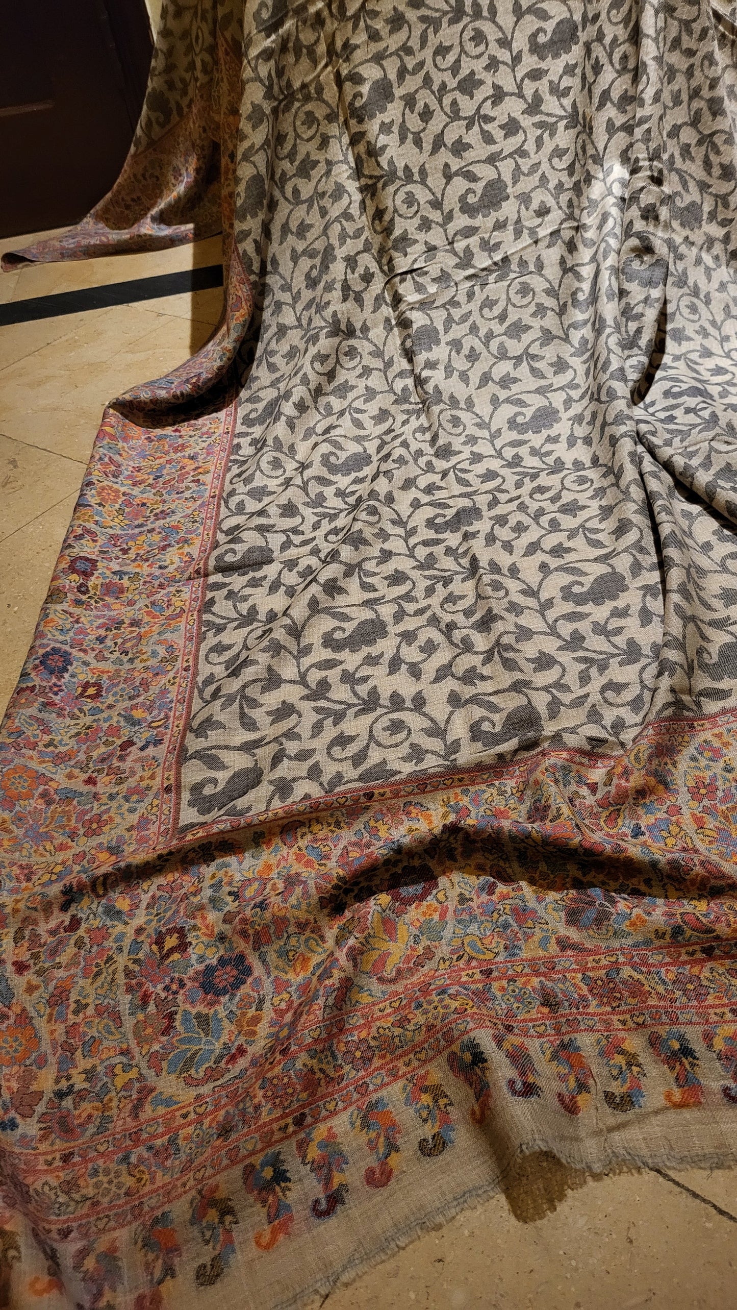 Paisly : Toosh kaani shawl