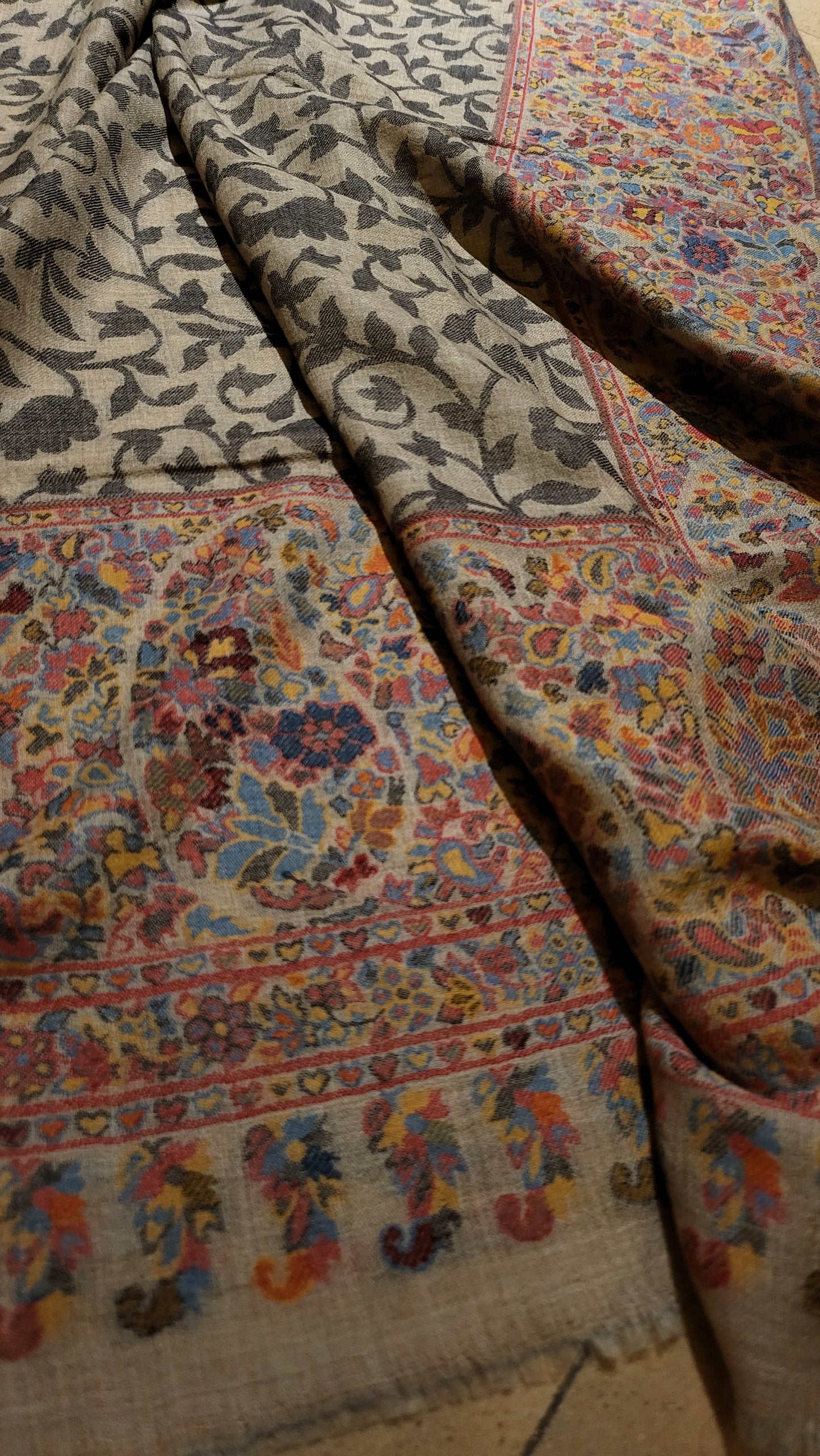 Paisly : Toosh kaani shawl