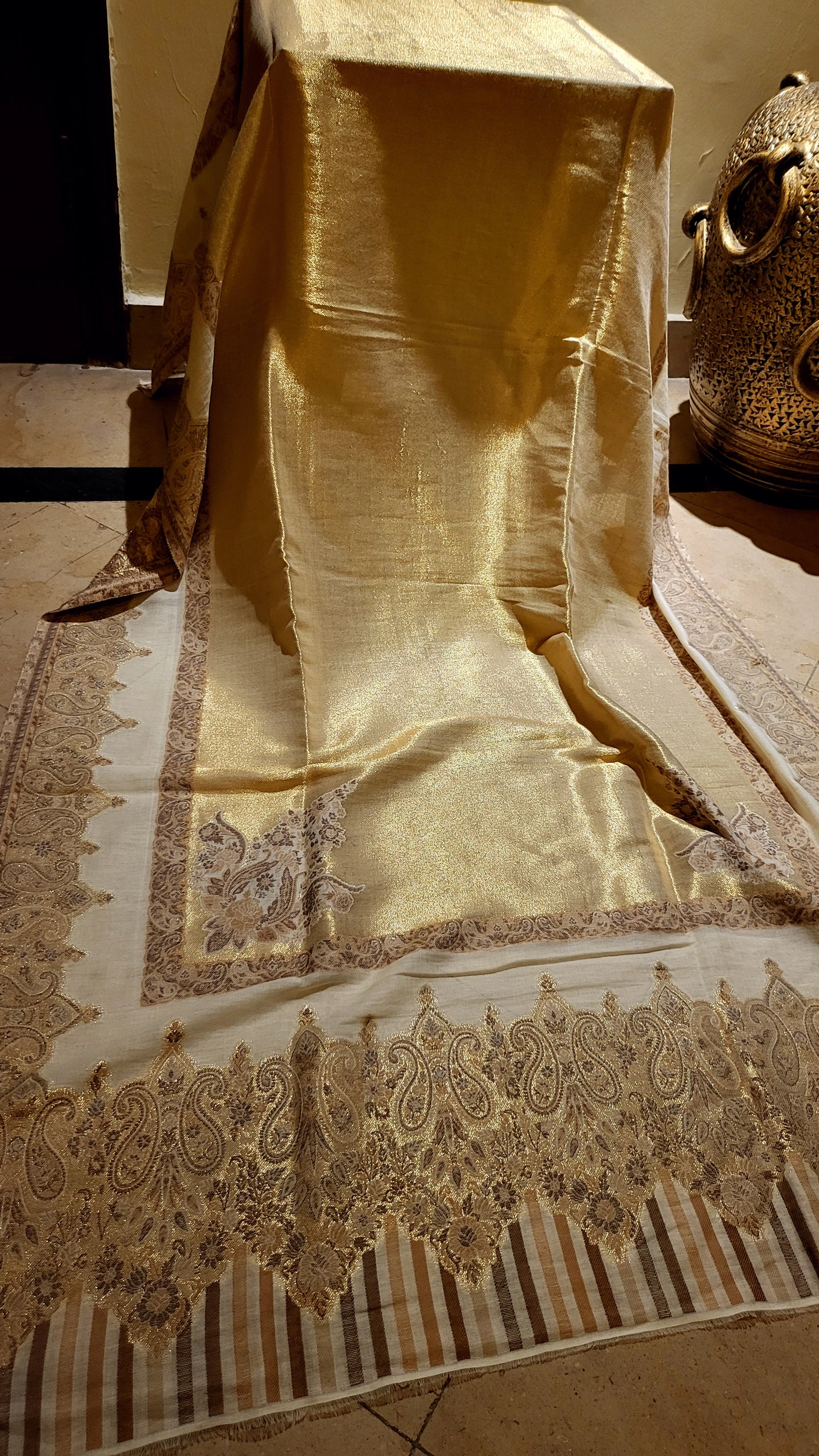 Piyare shawl : 3d kaani moonlight