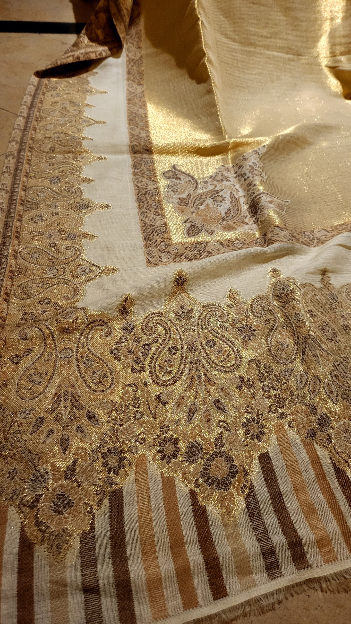 Piyare shawl : 3d kaani moonlight