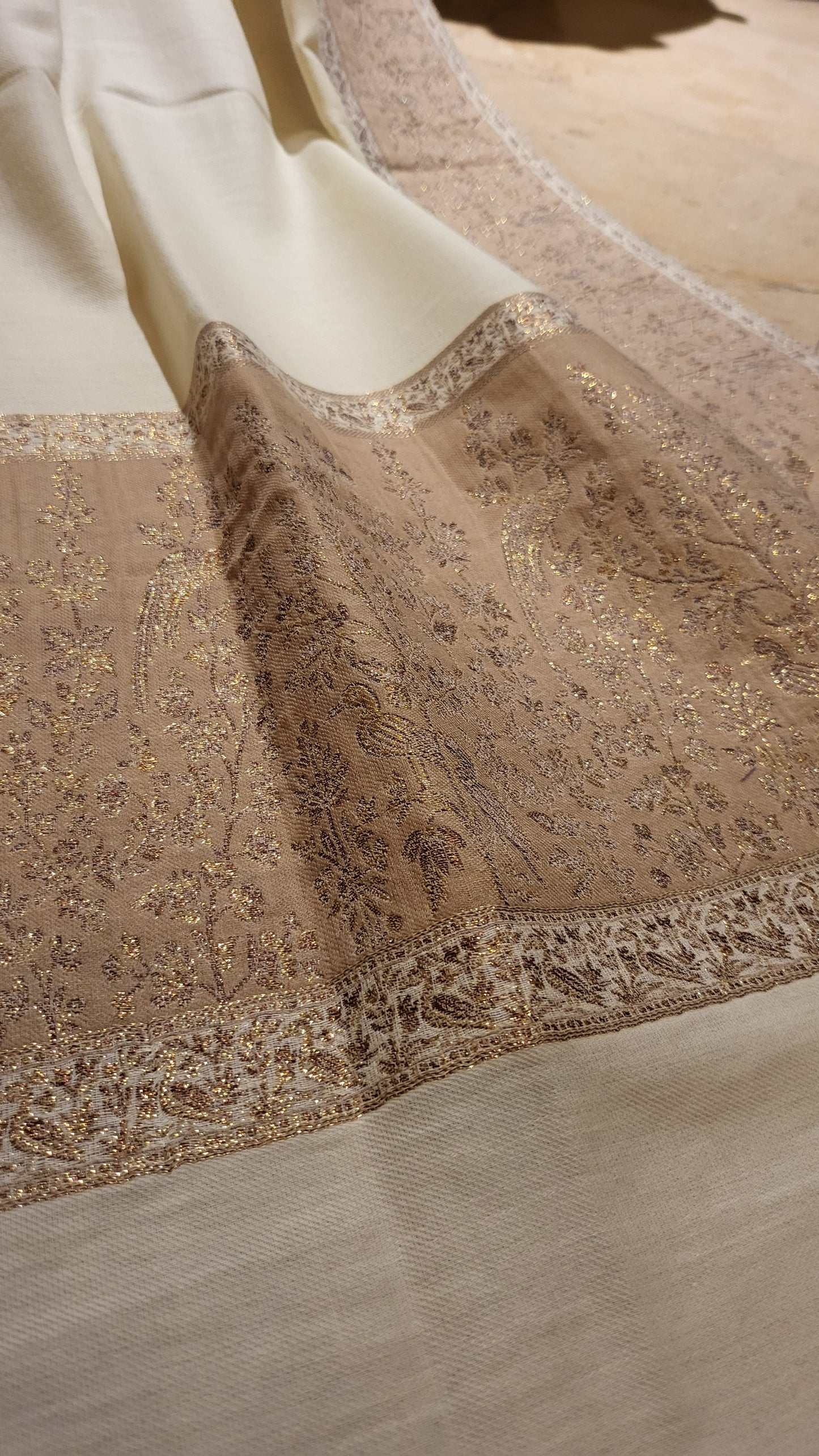 Zari border : kaani shawl