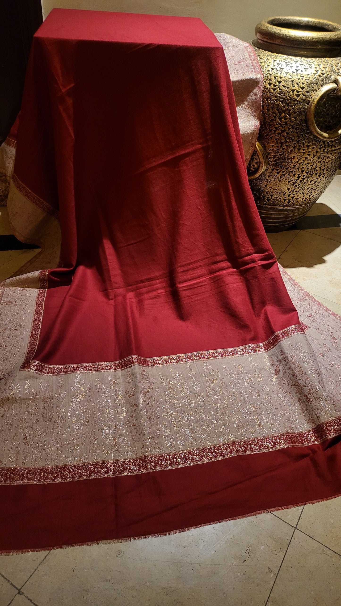 Zari border : kaani shawl