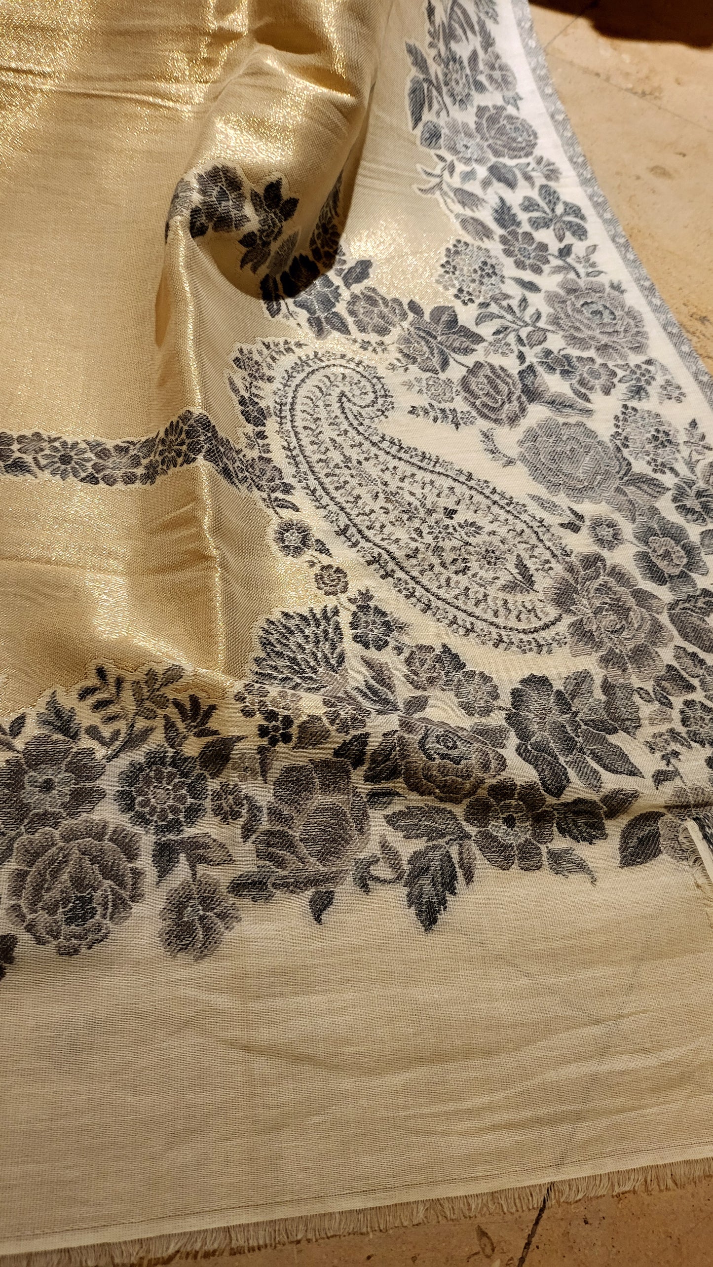 Piyare shawl : Moonlight kaani