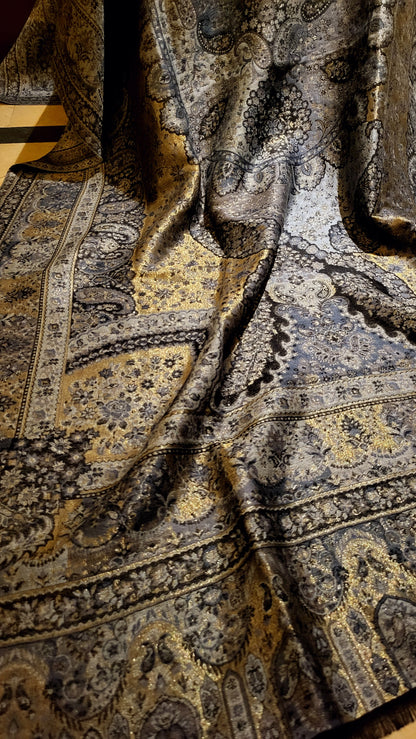 Gandhara moonlight : Reversible shawl