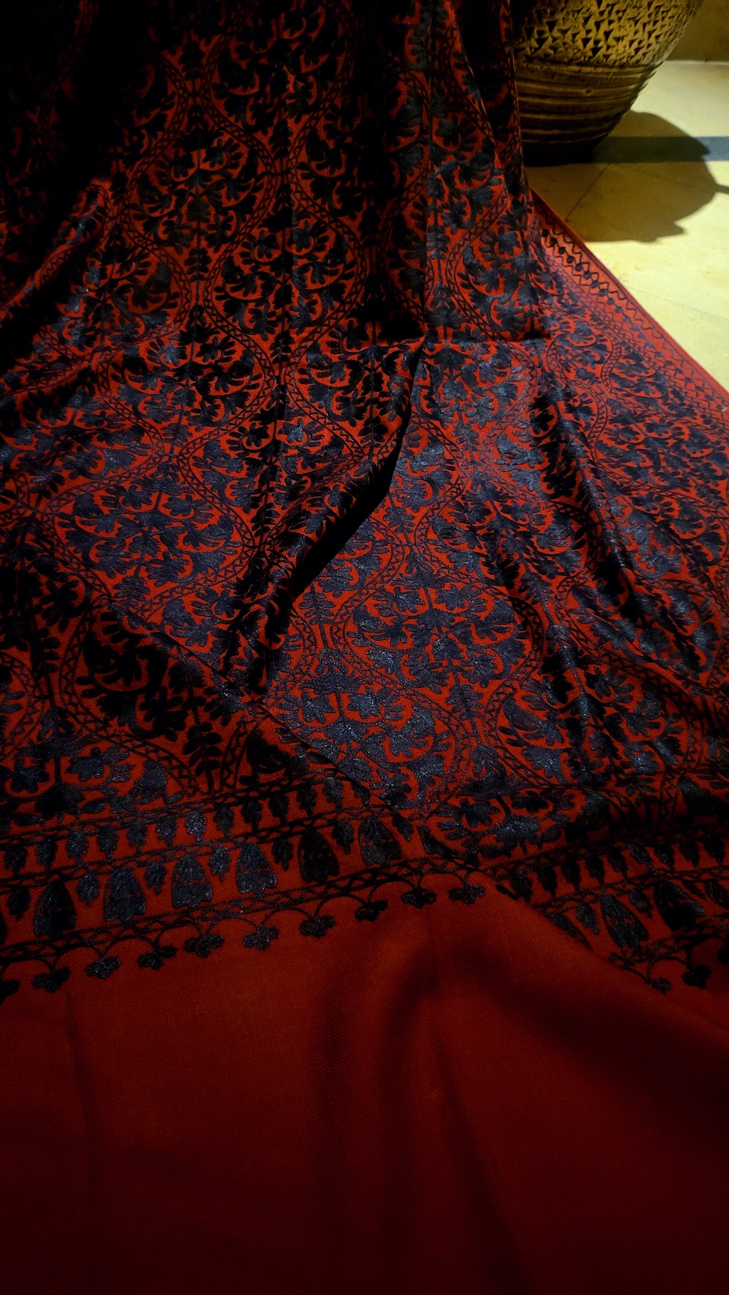 Embroidered shawl : Red and black