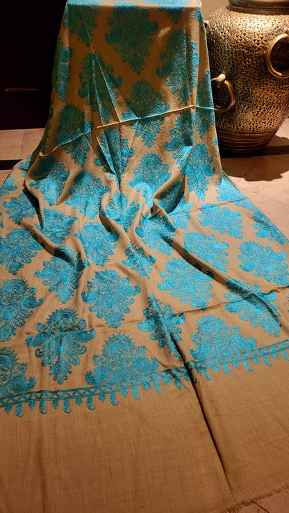 Embroidered shawl : pashmina
