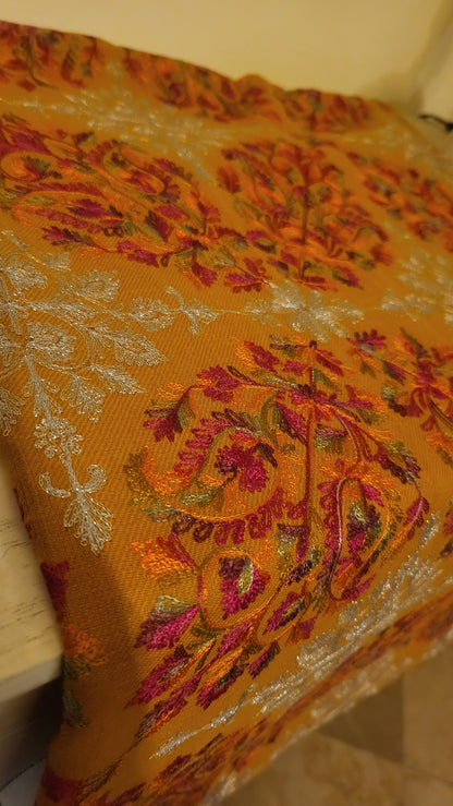 Tilla embroidered : shawl