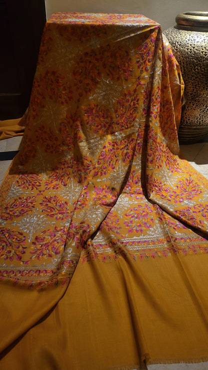 Tilla embroidered : shawl