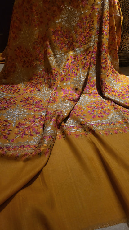Tilla embroidered : shawl