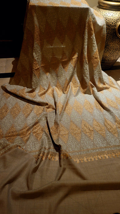 Tilla Embroidered : shawl